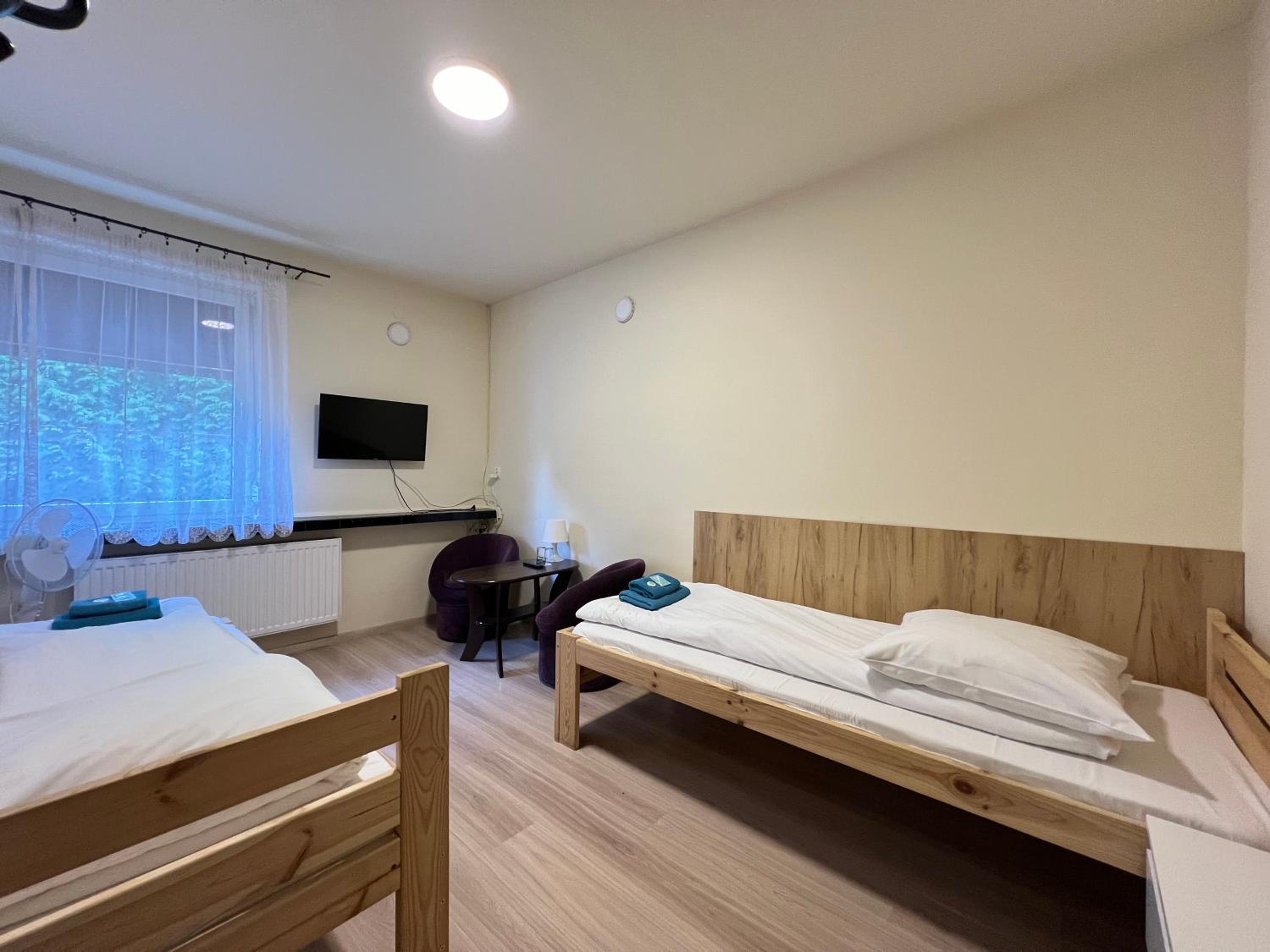 Standard Twin Room with Shared Bathroom photo 2