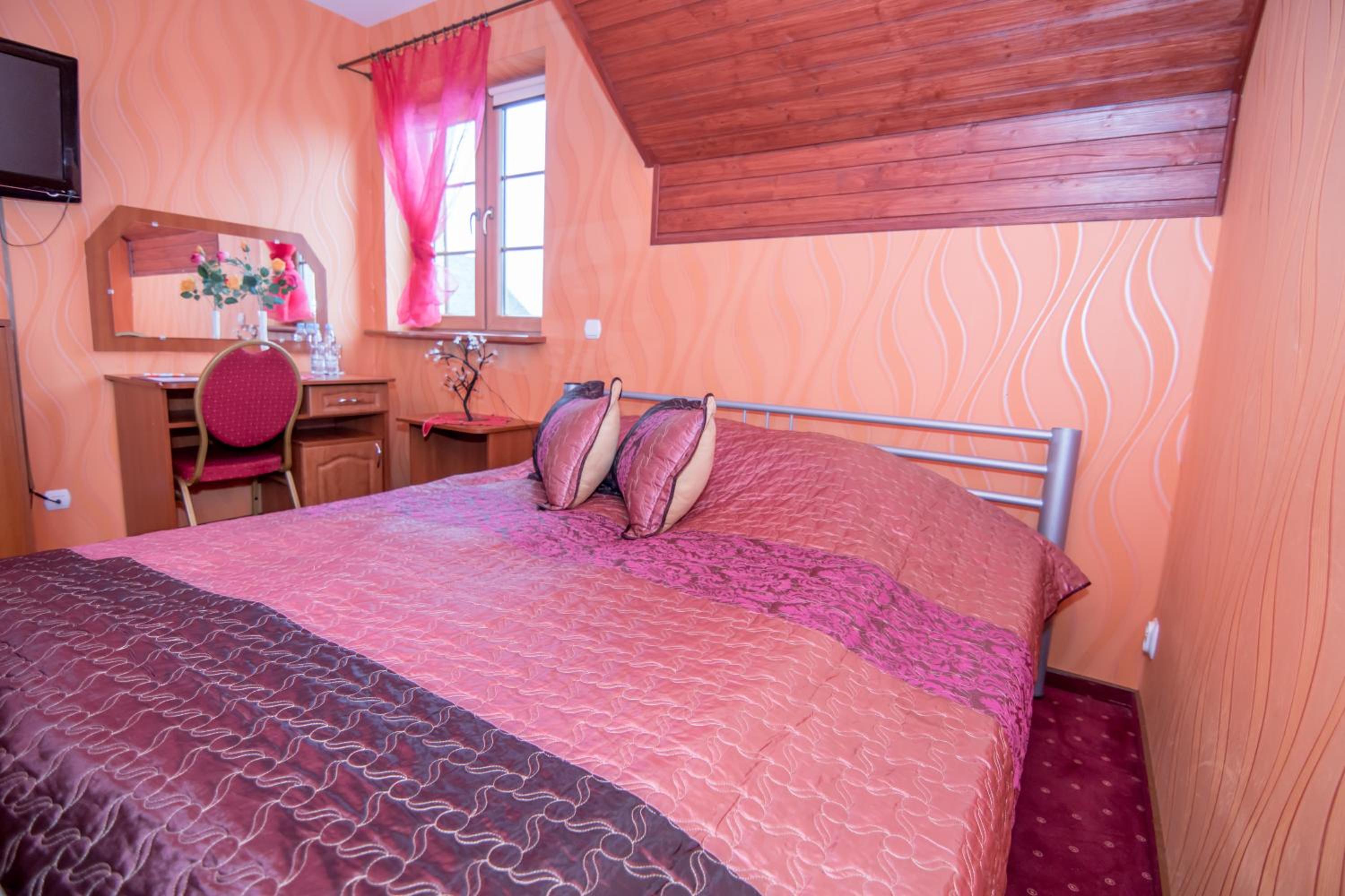 Double Room - Photo 2