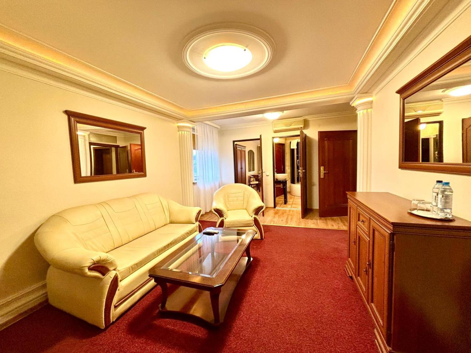 Classic Apartment - Photo 5