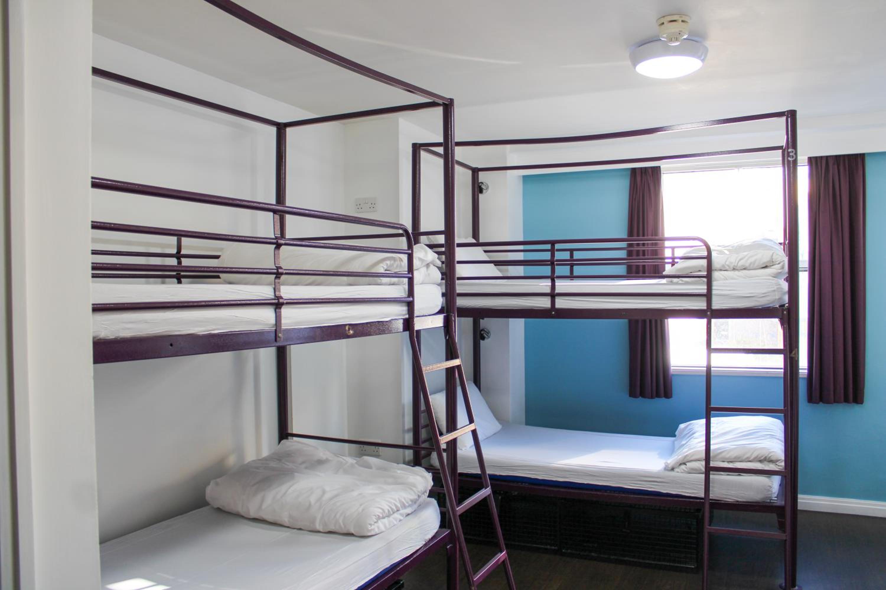 Bed in 6-Bed Male Dorm Ensuite photo 3