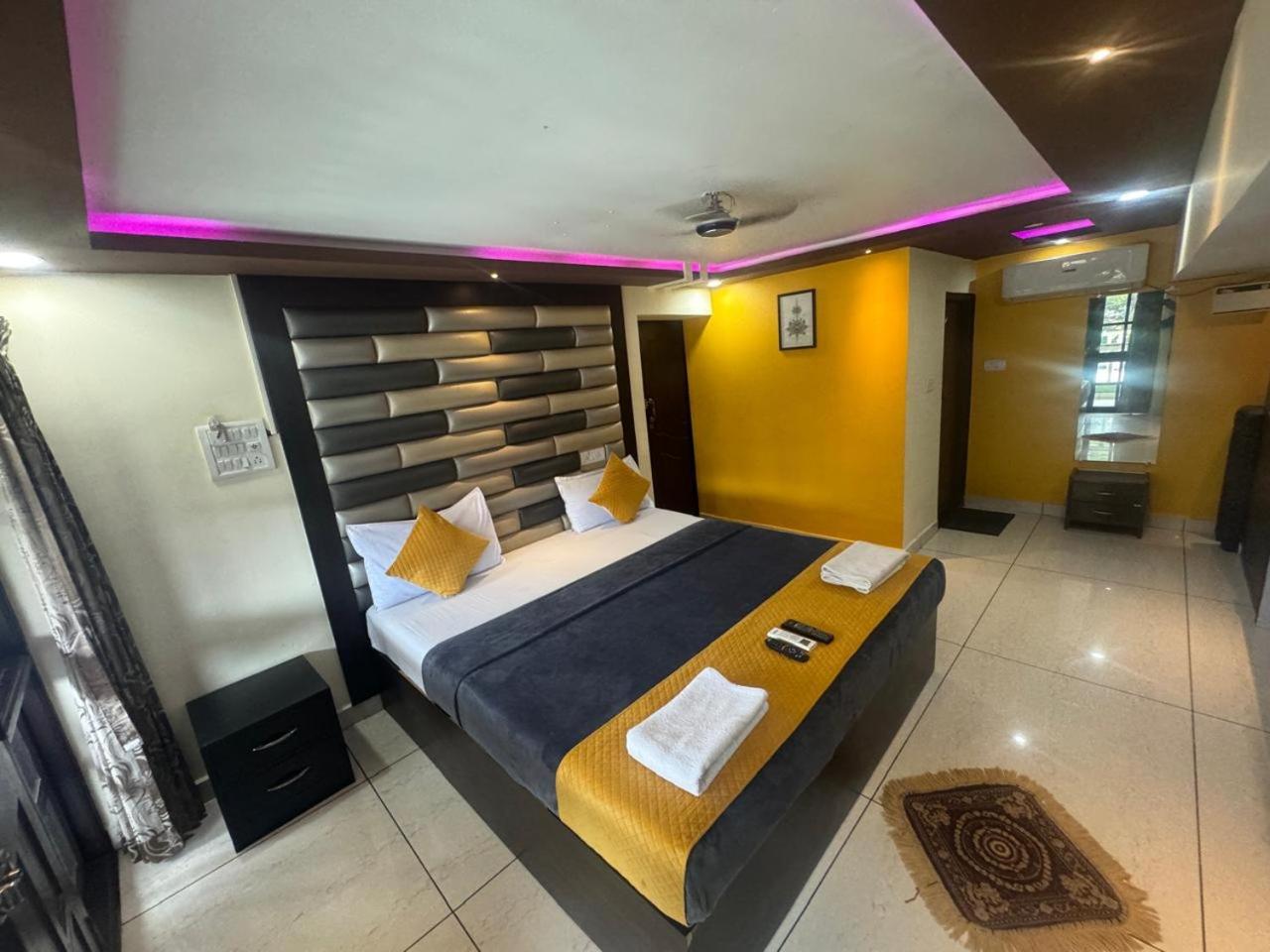 Deluxe Room - Photo 5