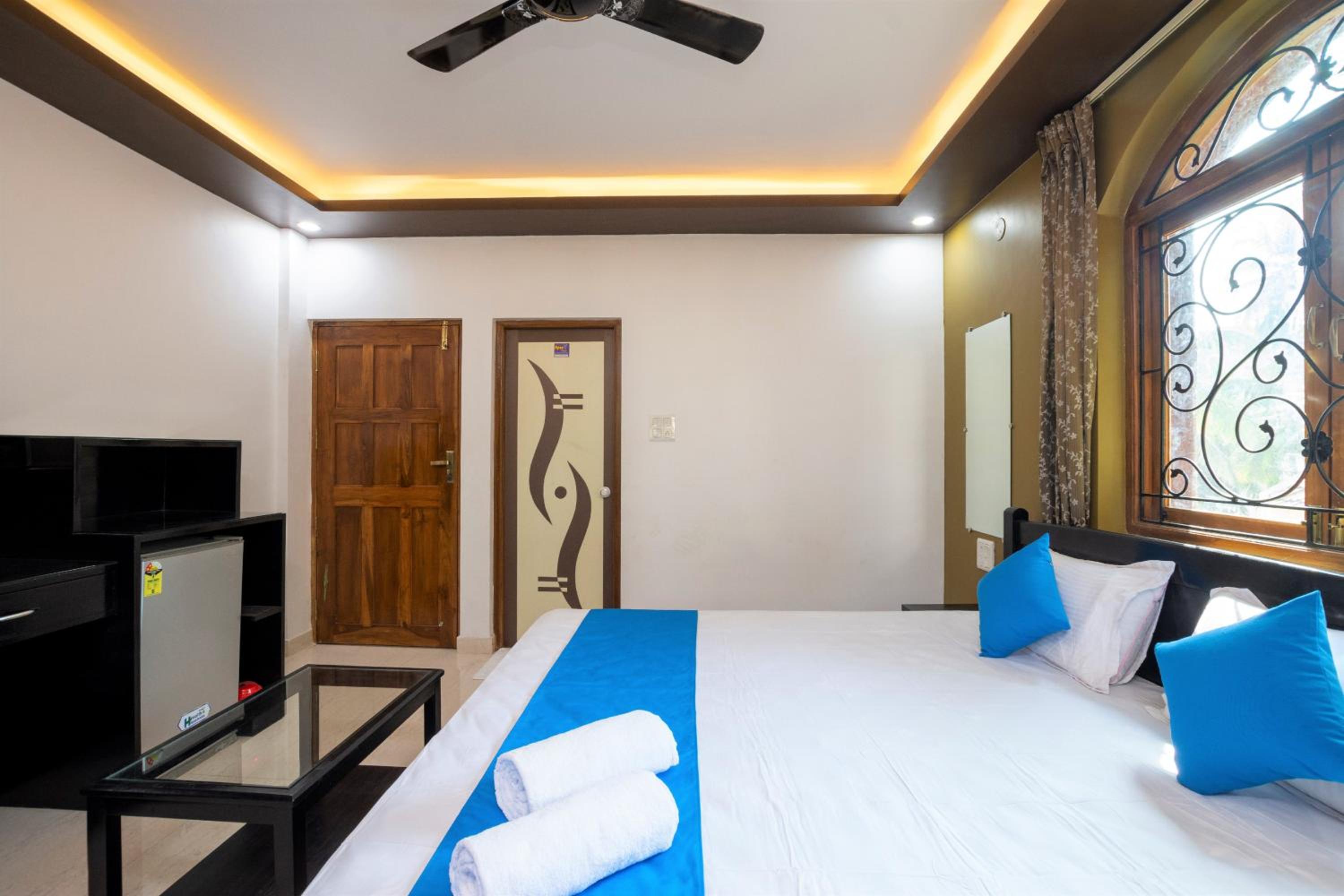 Deluxe Room - Photo 9