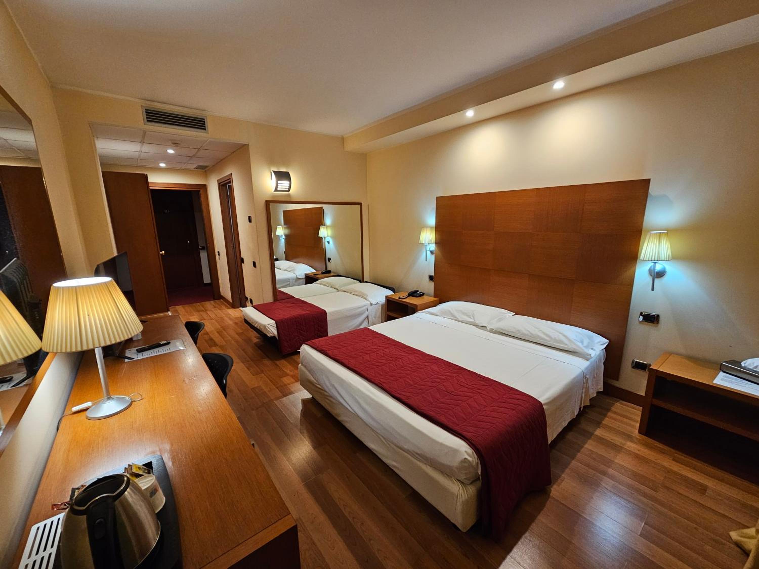 Standard Triple Room - Photo 1
