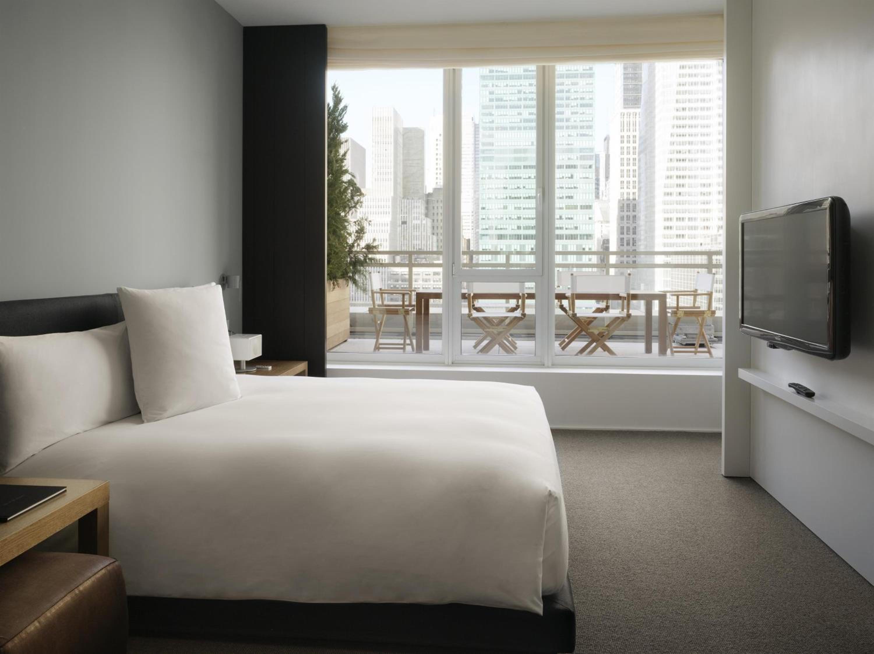 One-Bedroom Suite with Terrace thumbnail 5