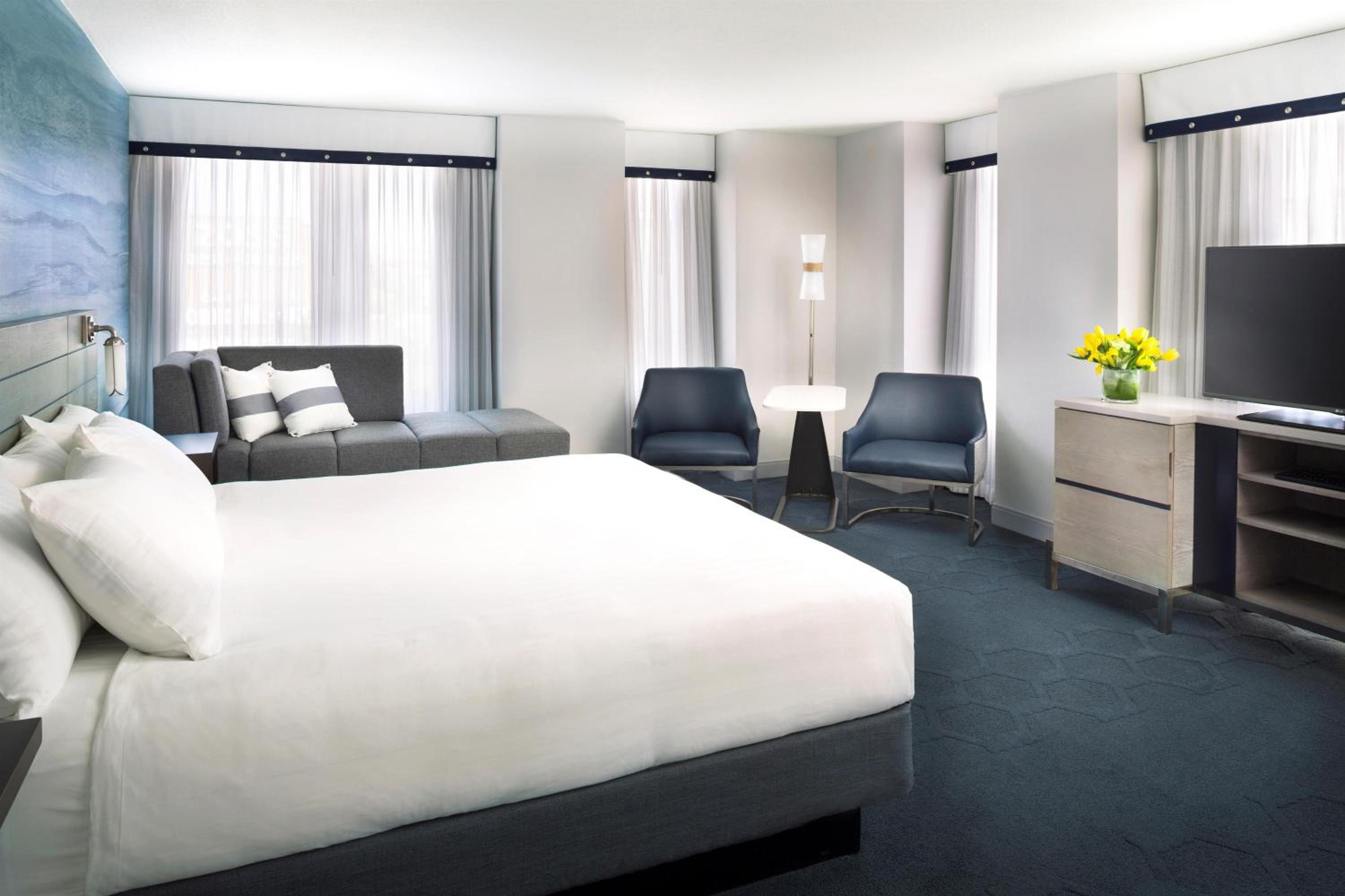 King Room with Accessible Tub - Disability Access