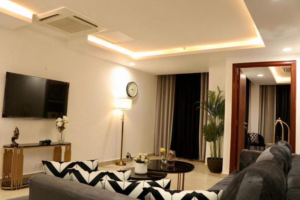 One-Bedroom Apartment photo 2