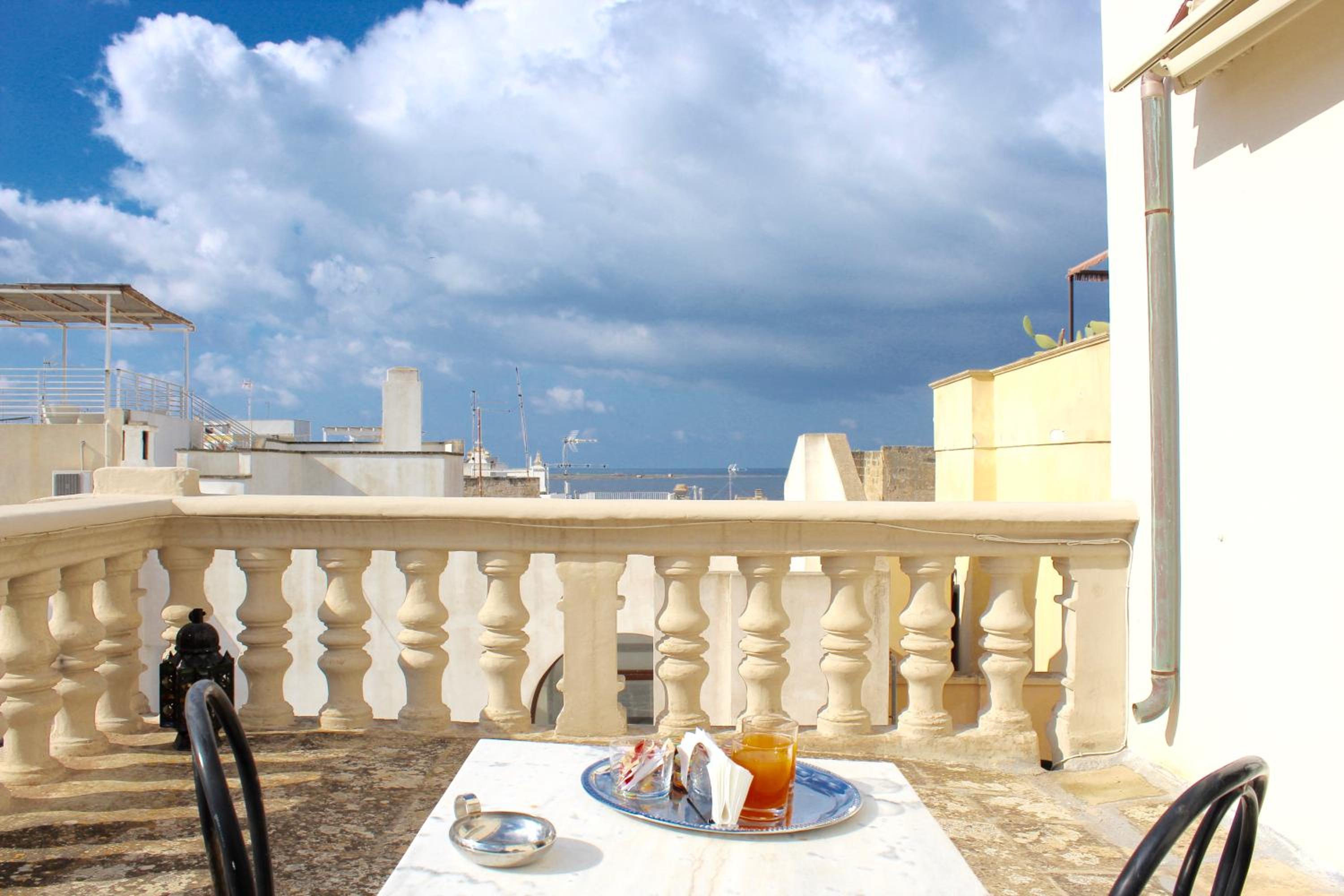 Standard Triple Room with Sea View photo 3