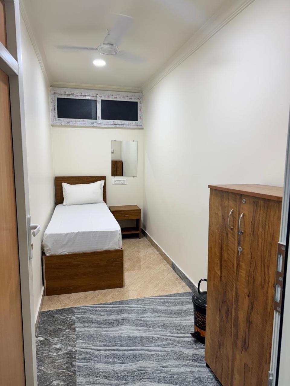 Single Bed in Dormitory Room photo 3