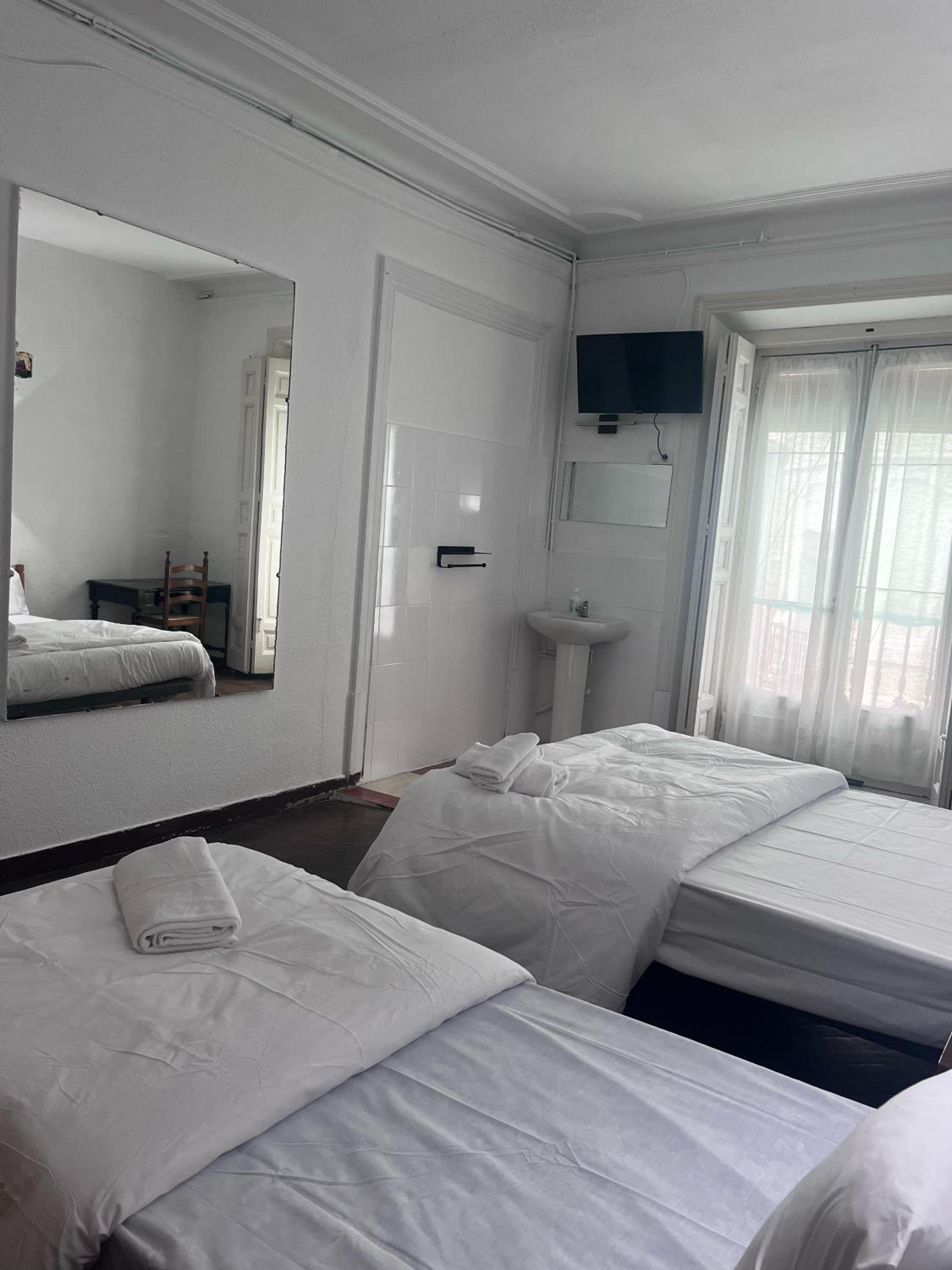 Triple Room with Shared Bathroom