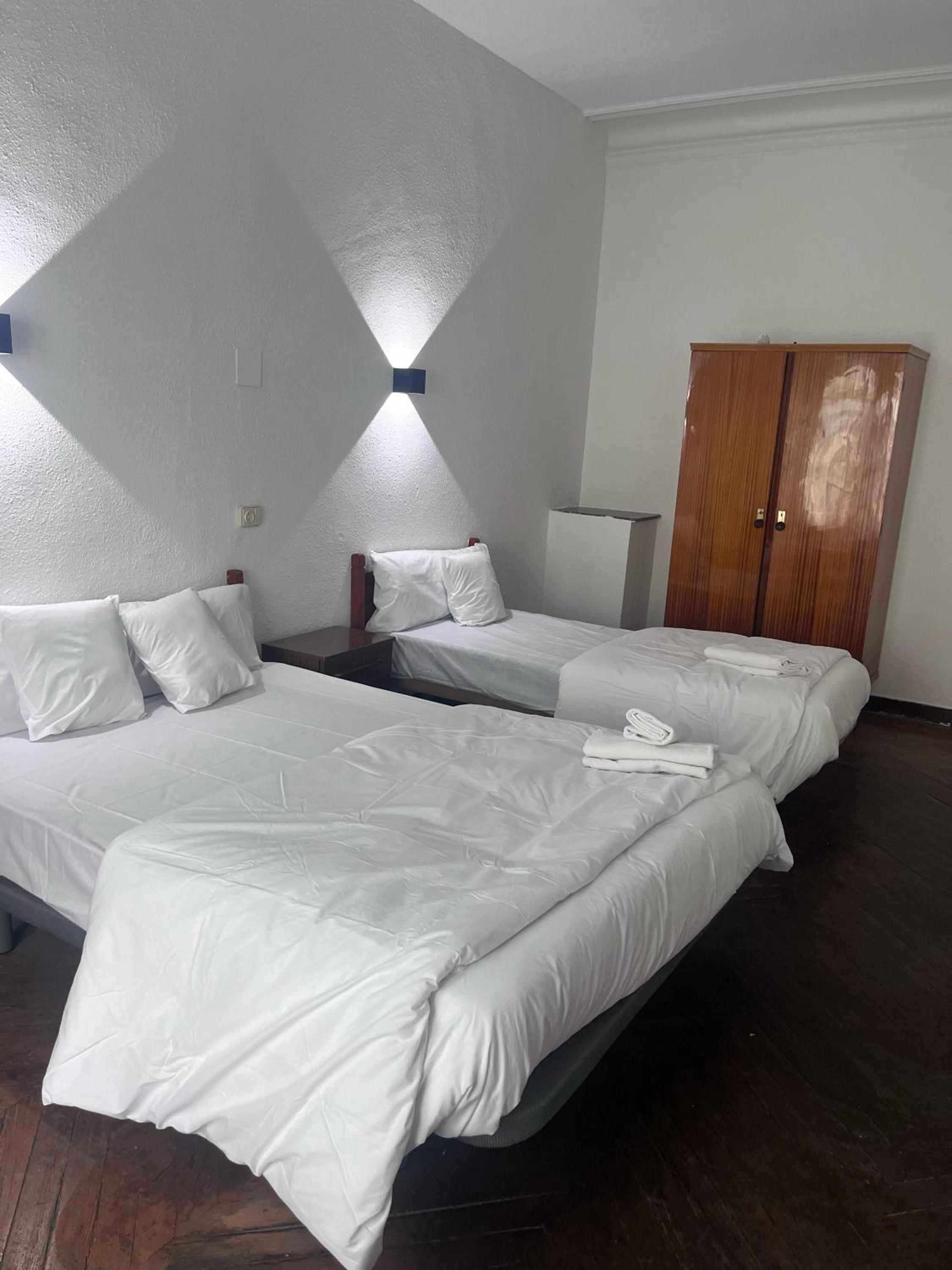 Triple Room with Shared Bathroom photo 2