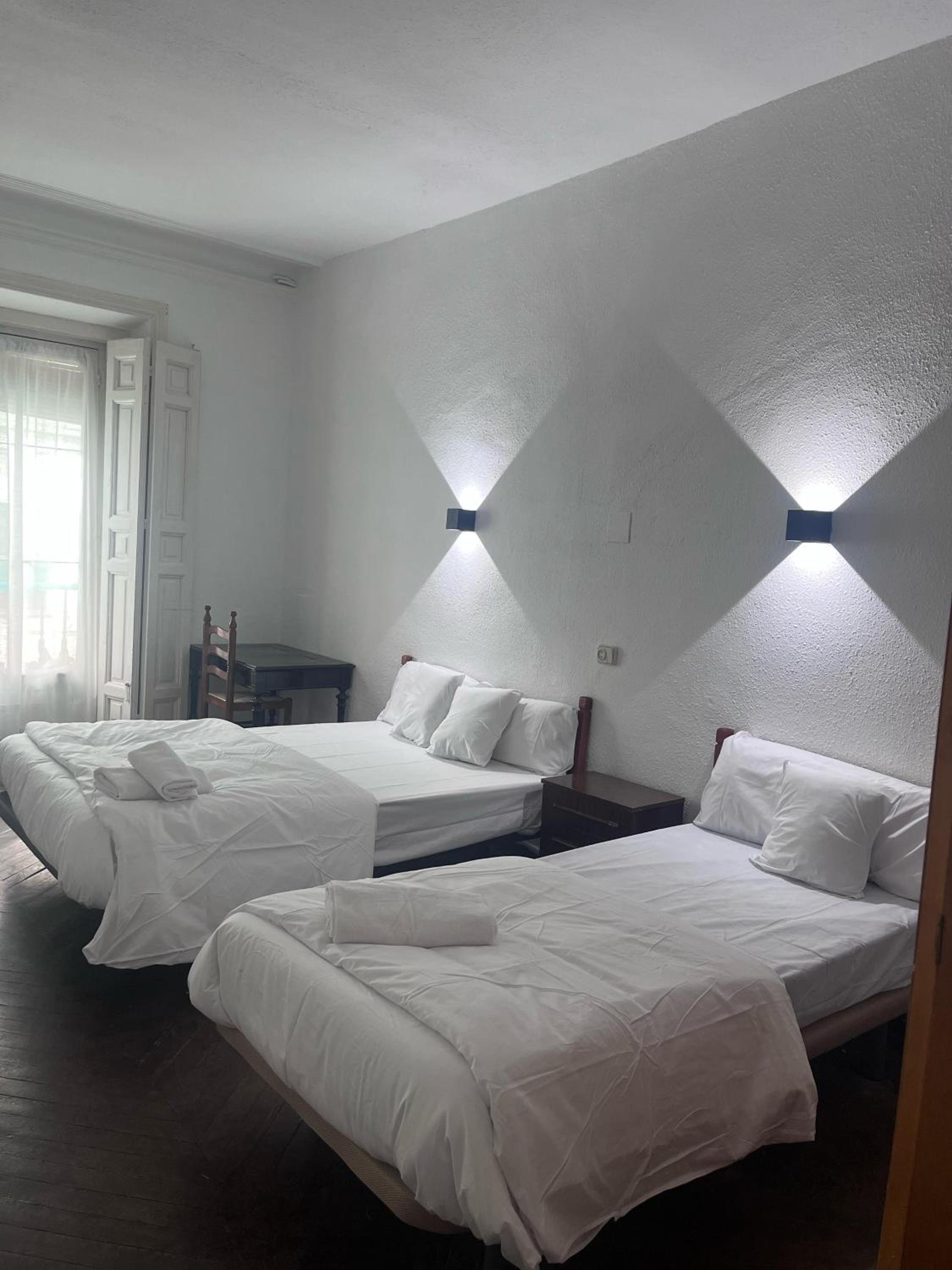 Triple Room with Shared Bathroom photo 3