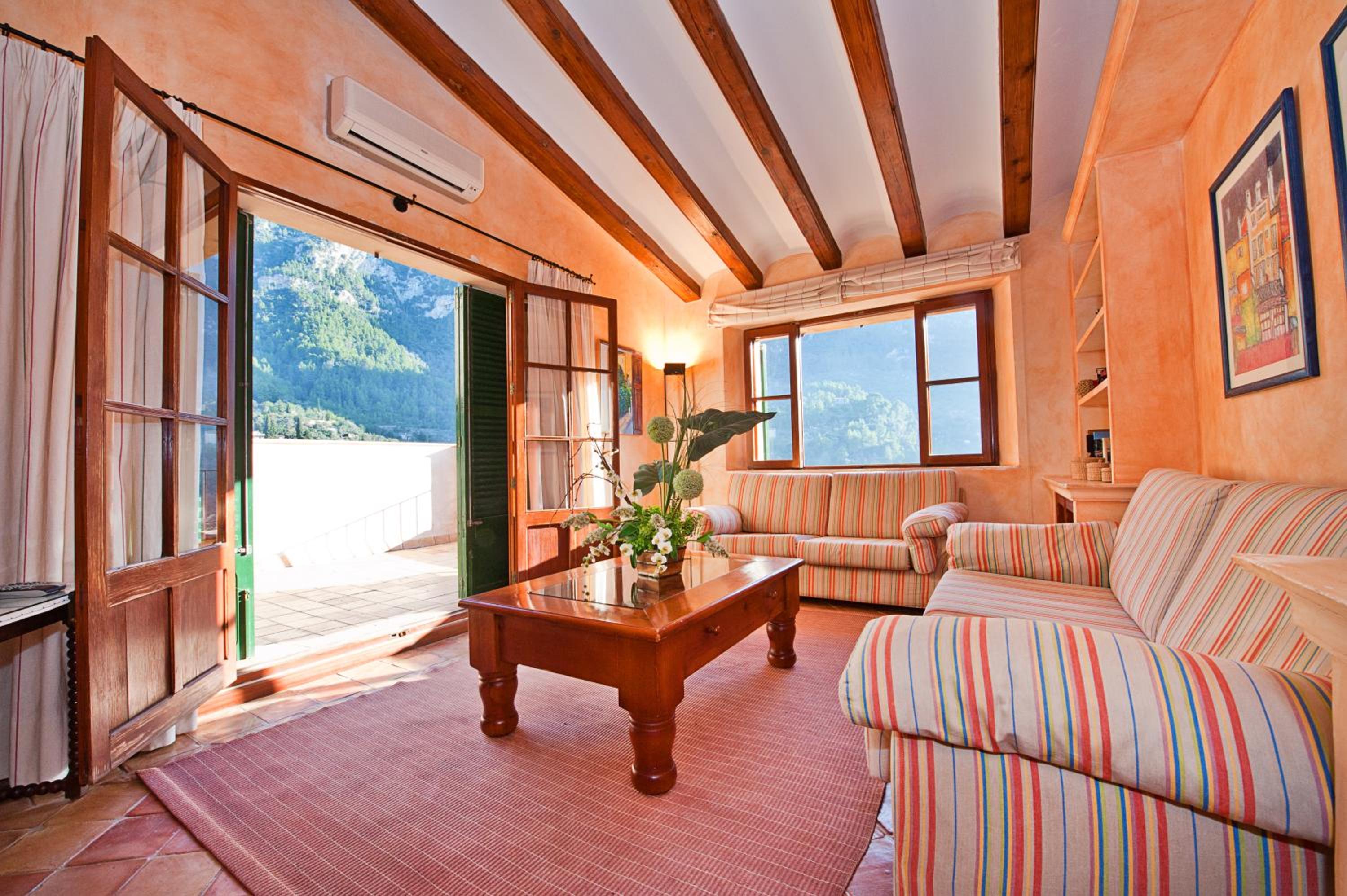 Attic Suite with Sea View - Photo 2