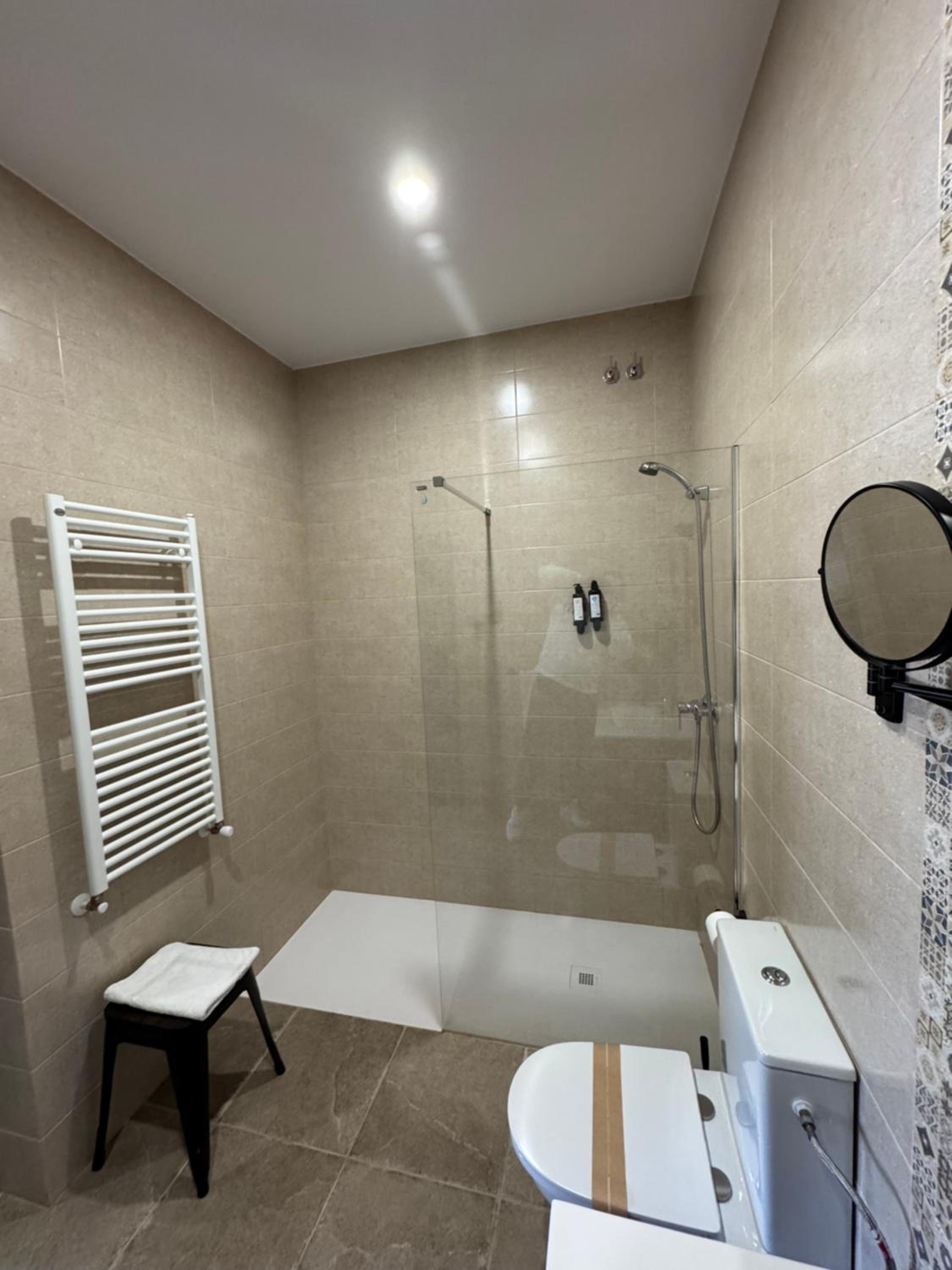 Deluxe King Room photo 3