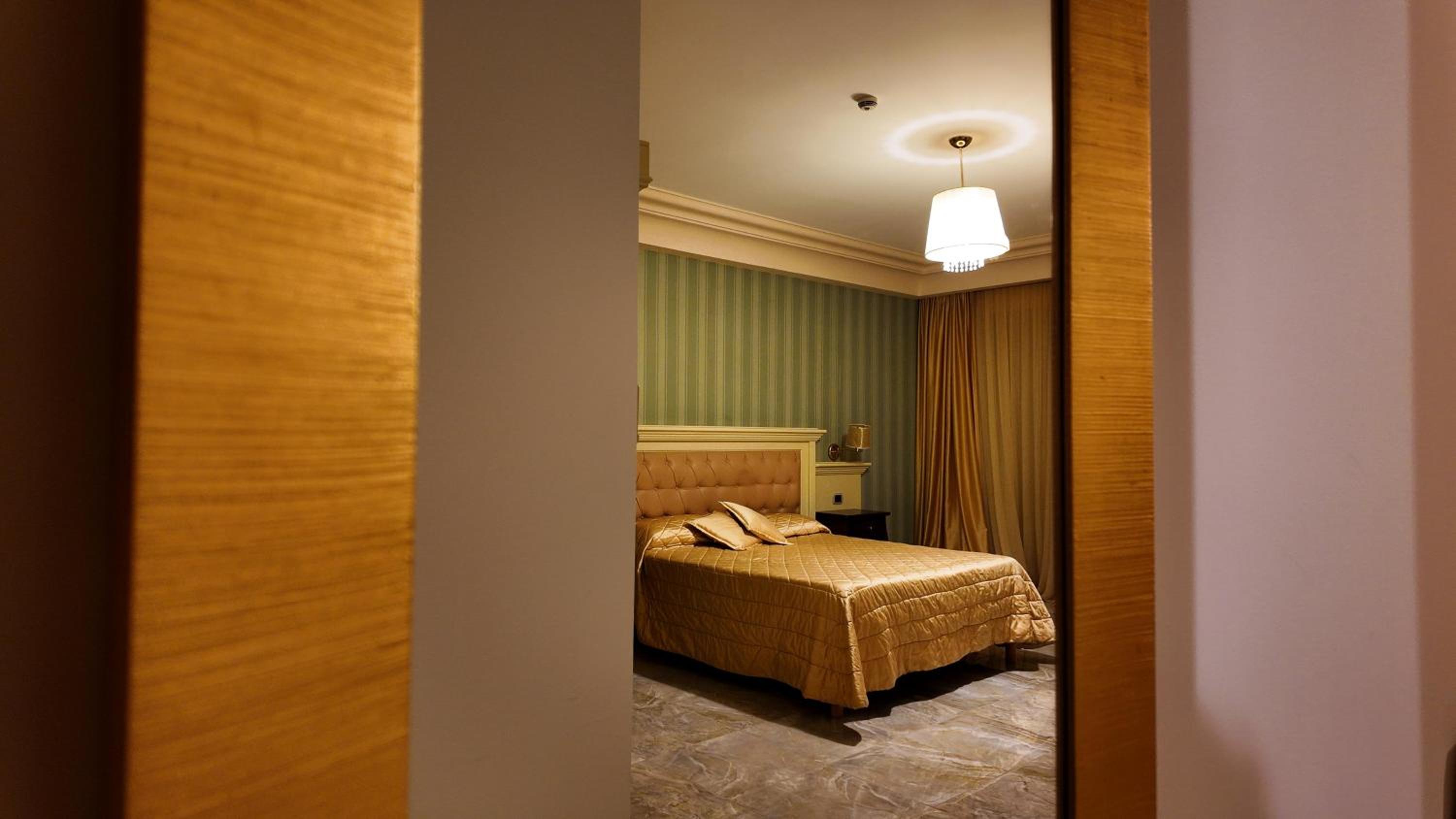 Deluxe Double Room - Photo 7