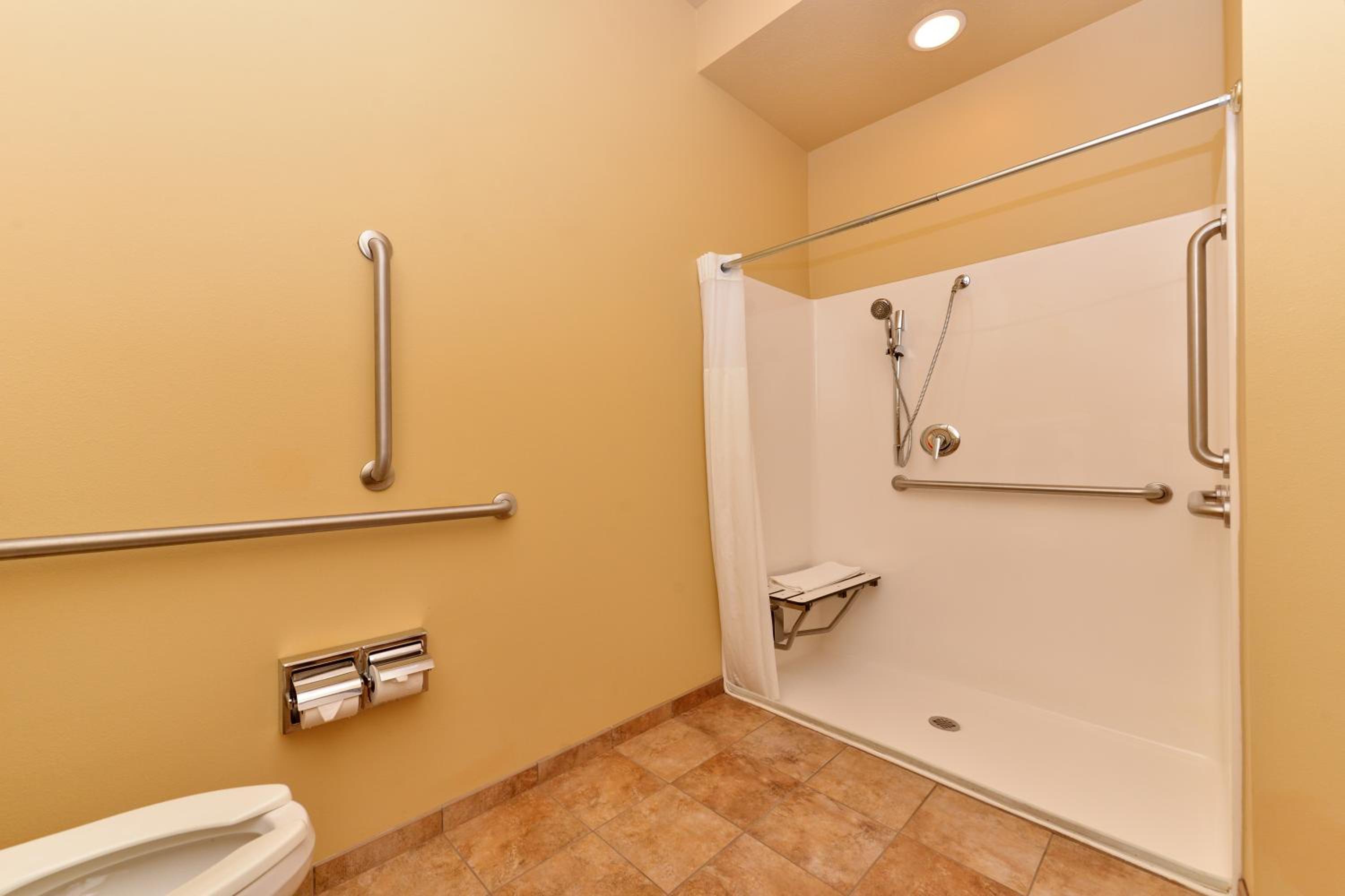 King Room - Disability Access - Photo 3