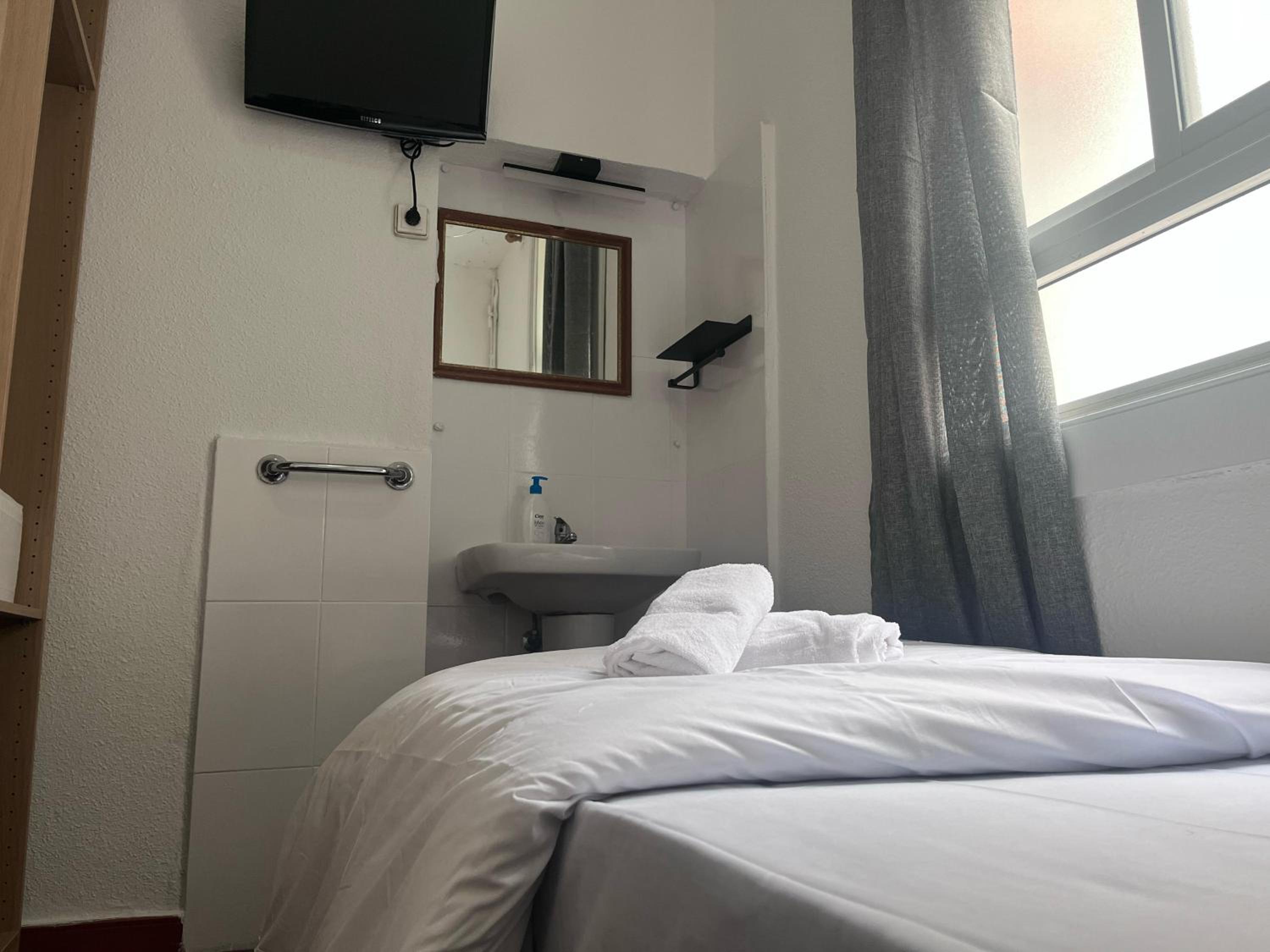 Small Single Room