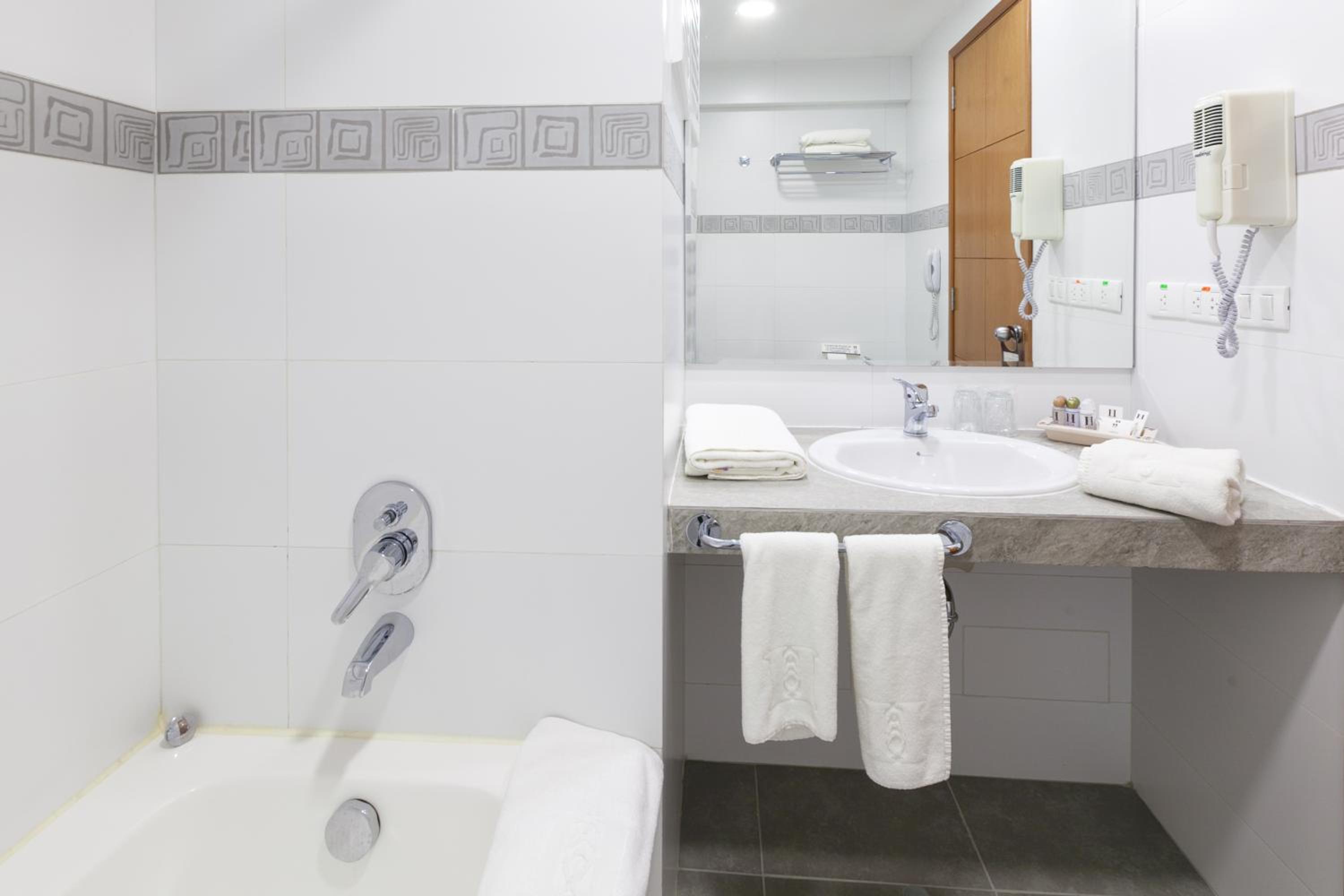 Double Room - Photo 10