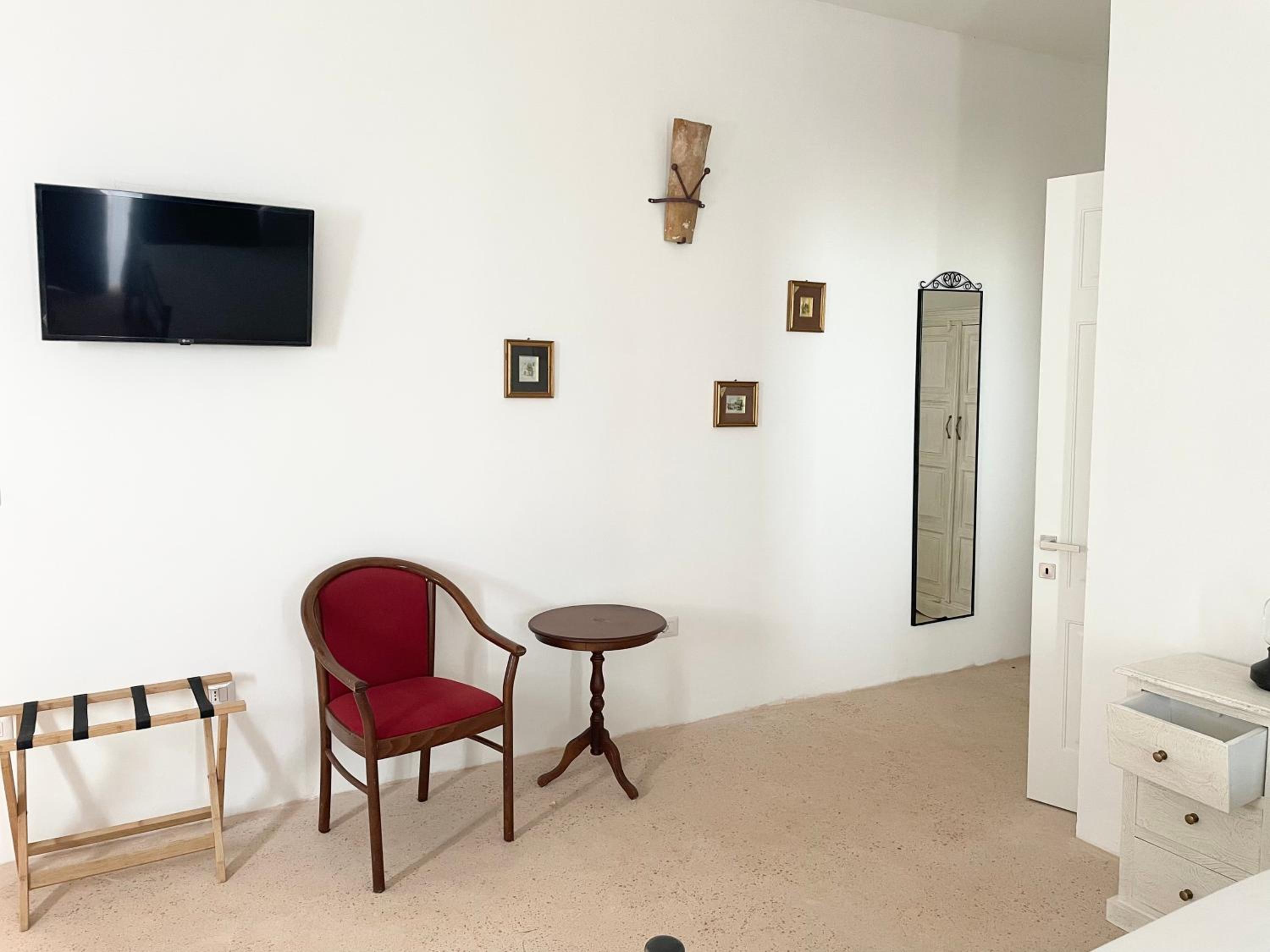 Double Room - Disability Access photo 2