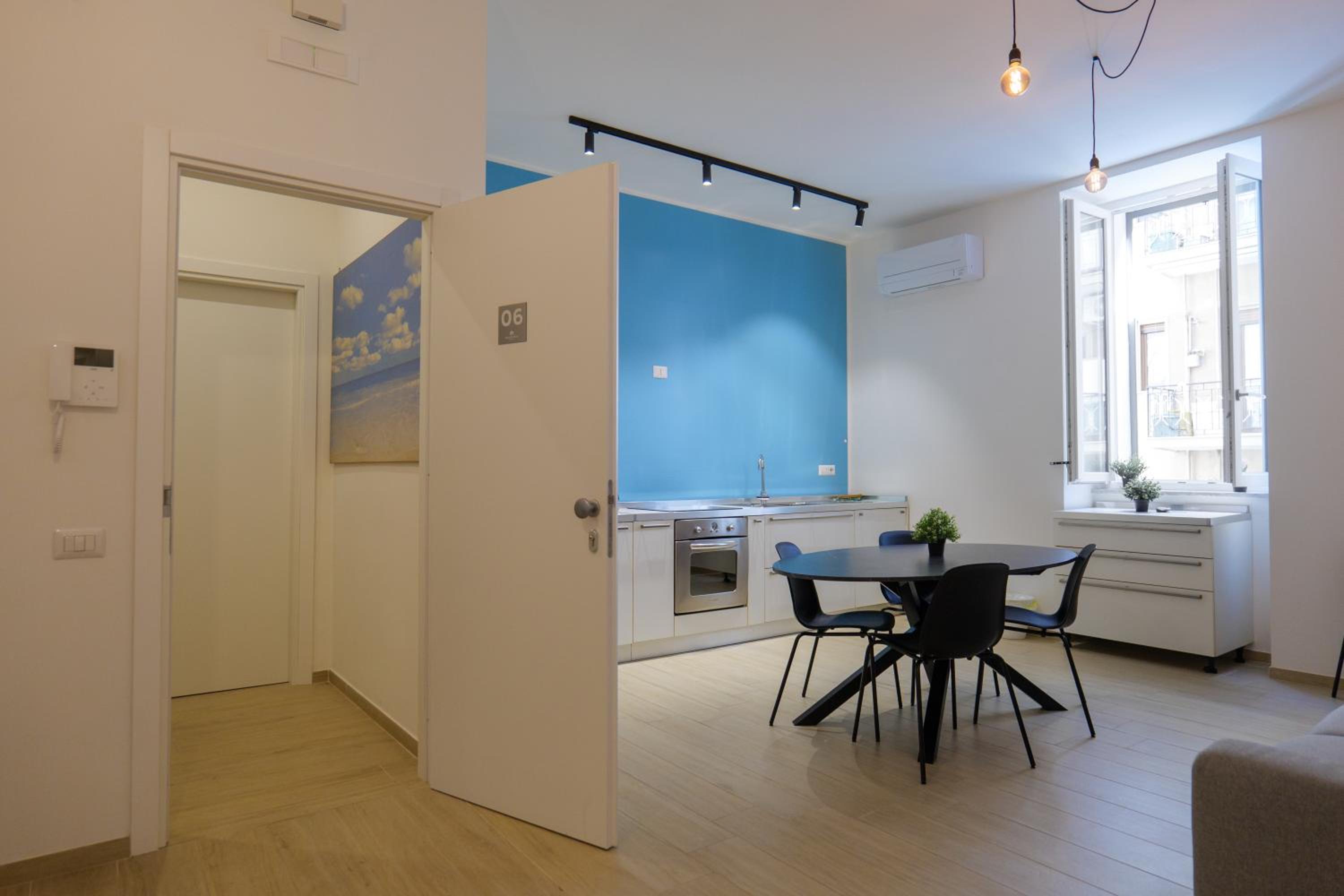 One-Bedroom Premium Apartment photo 1