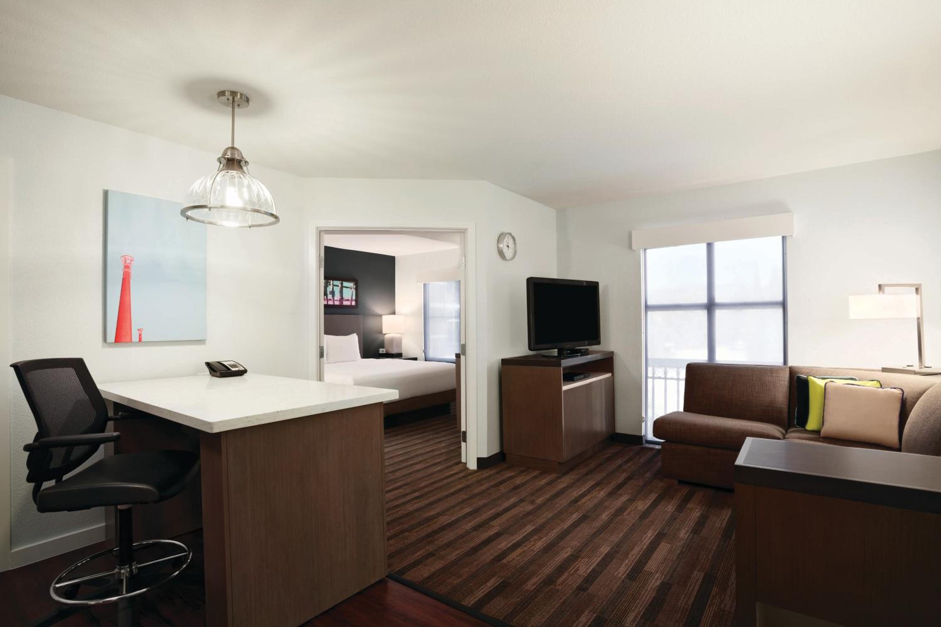 One-Bedroom King Suite - Photo 3