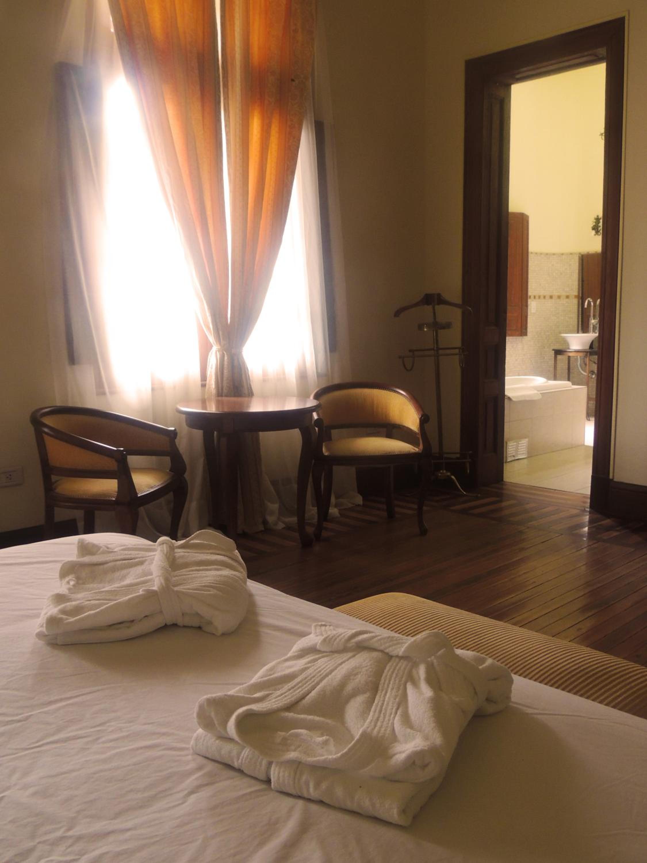 Deluxe Double or Twin Room photo 3