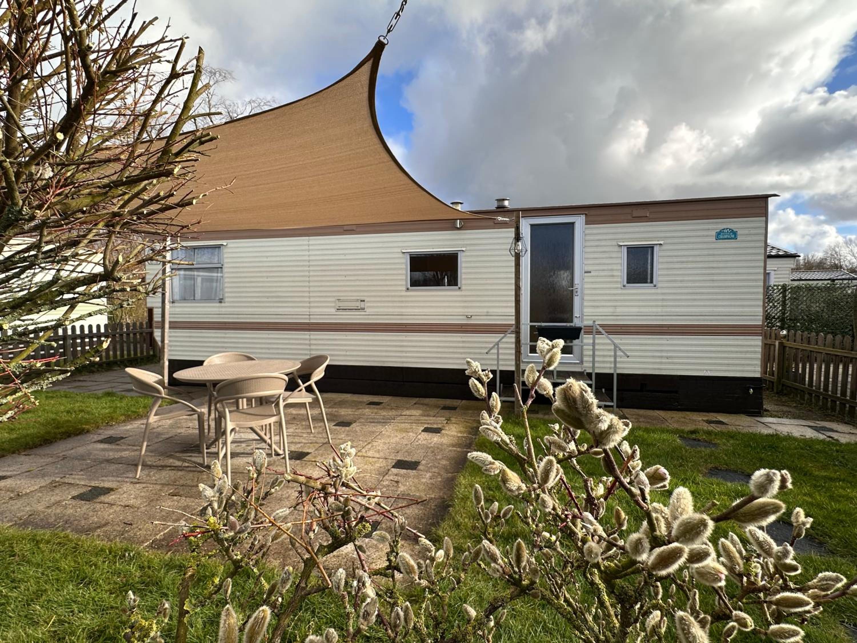 Mobile Home photo 1