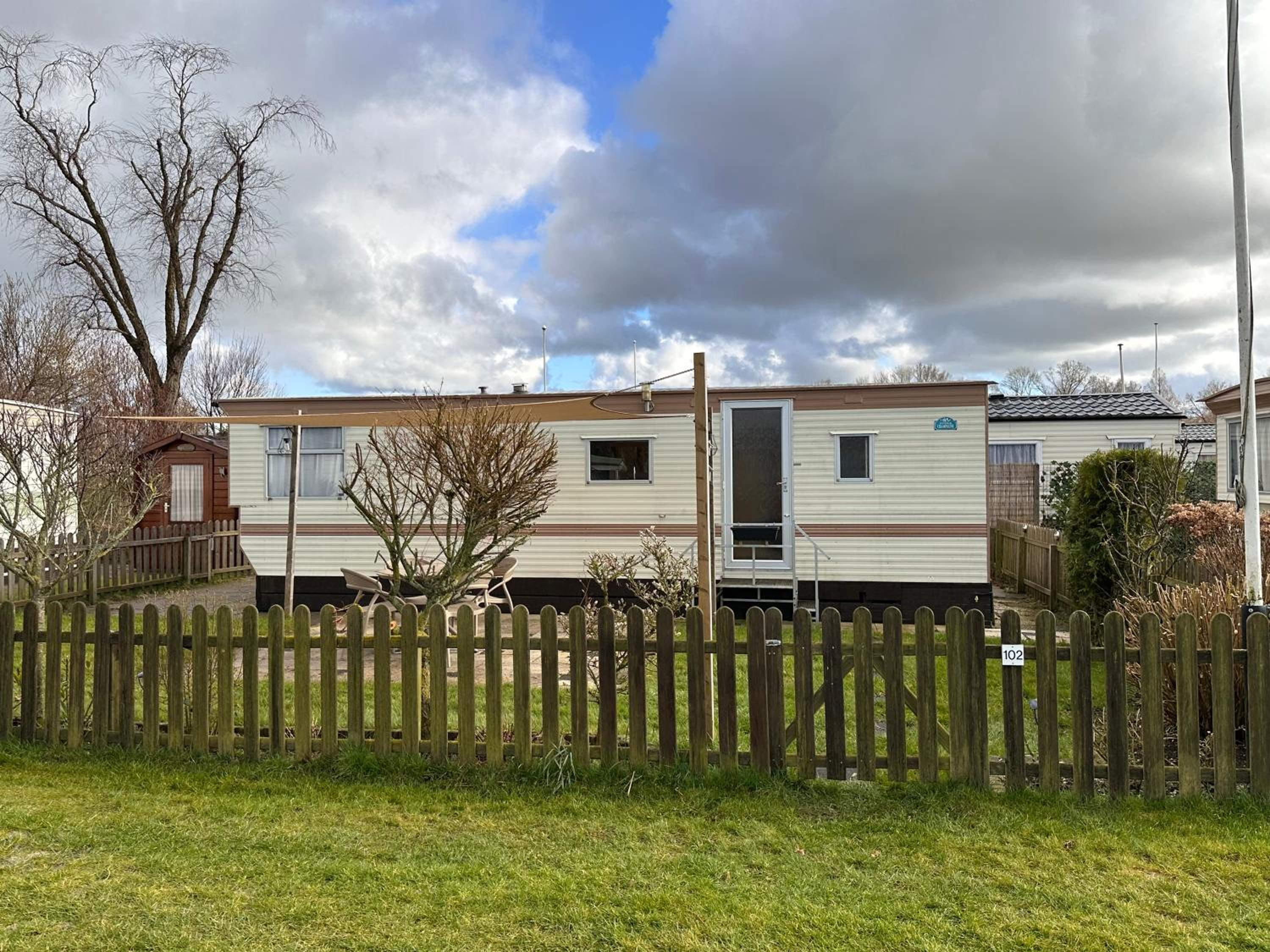Mobile Home photo 3