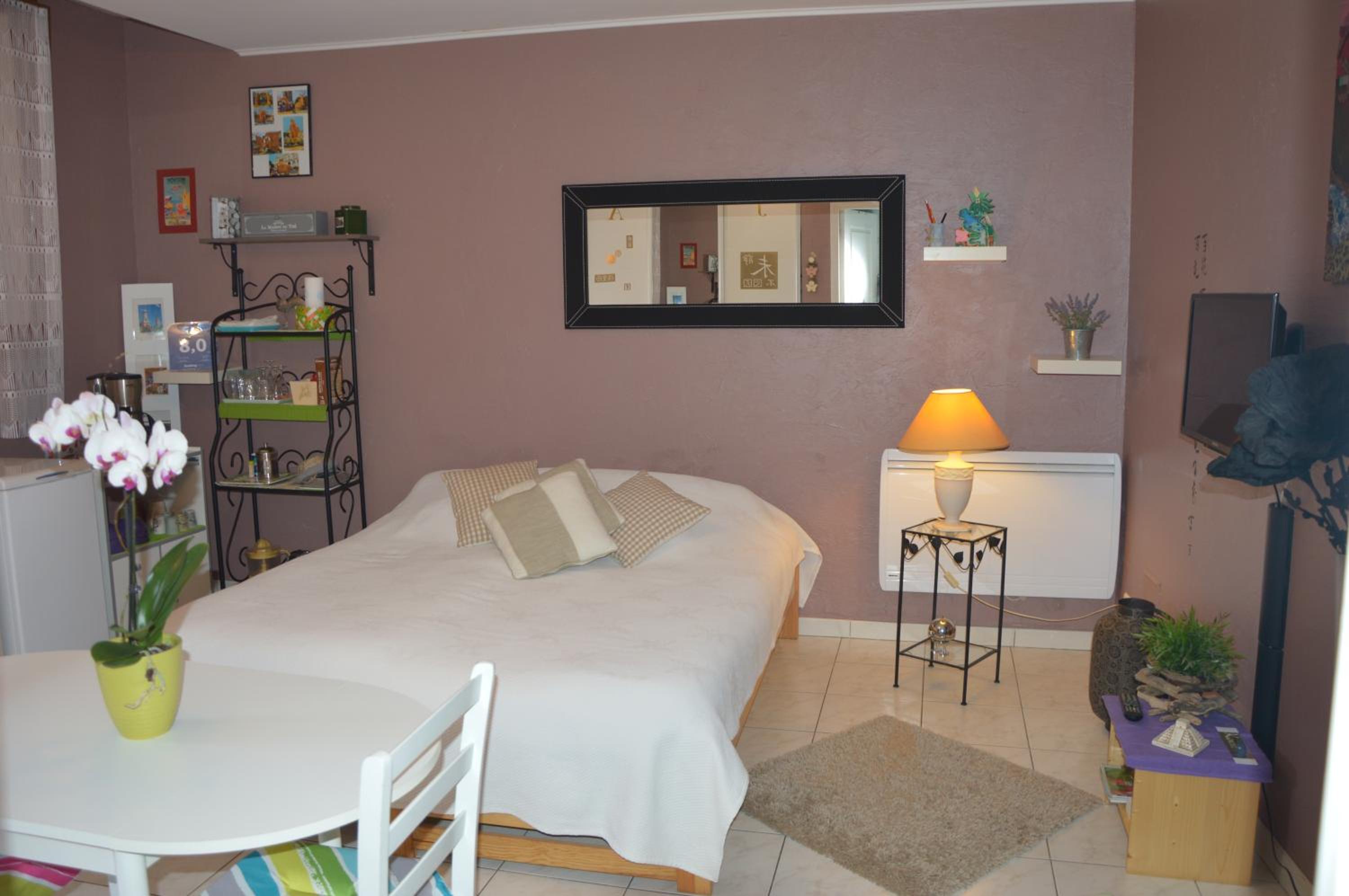 Studio (3 Adults)