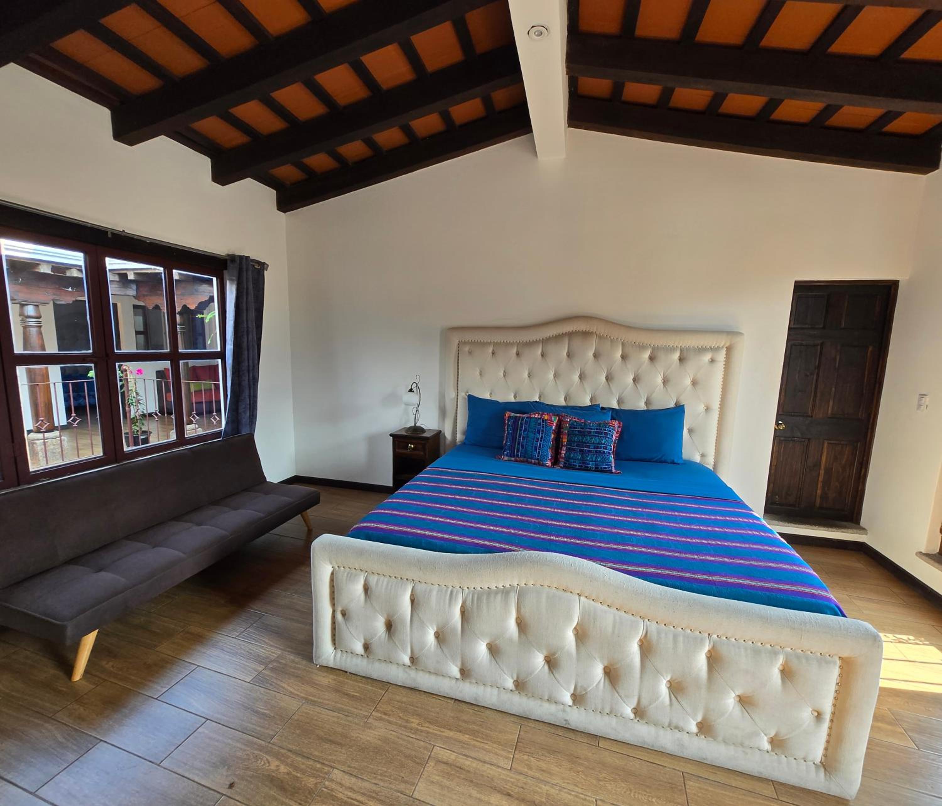 Deluxe Double Room with Bath photo 2