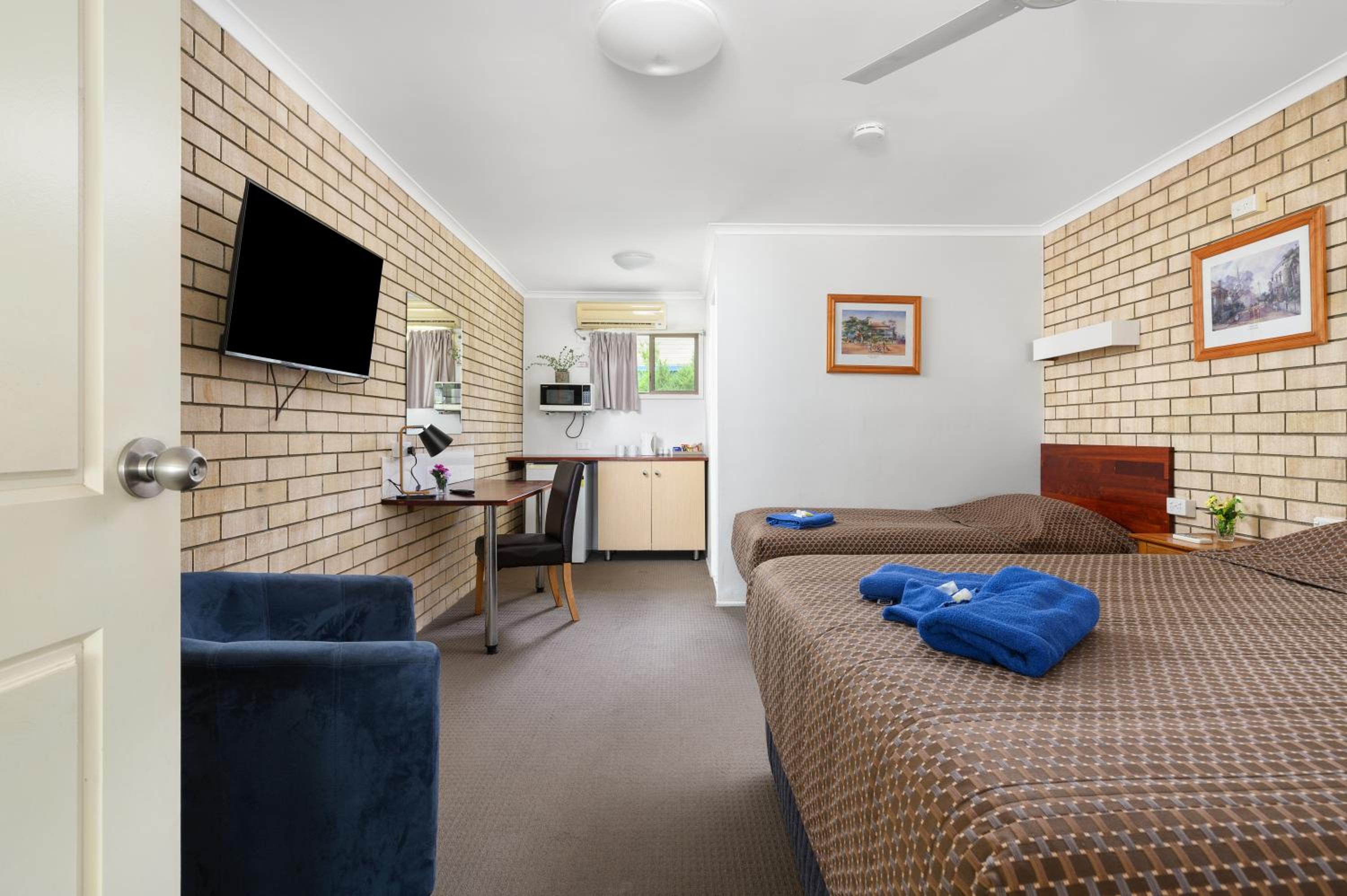 Budget Double or Twin Room photo 3