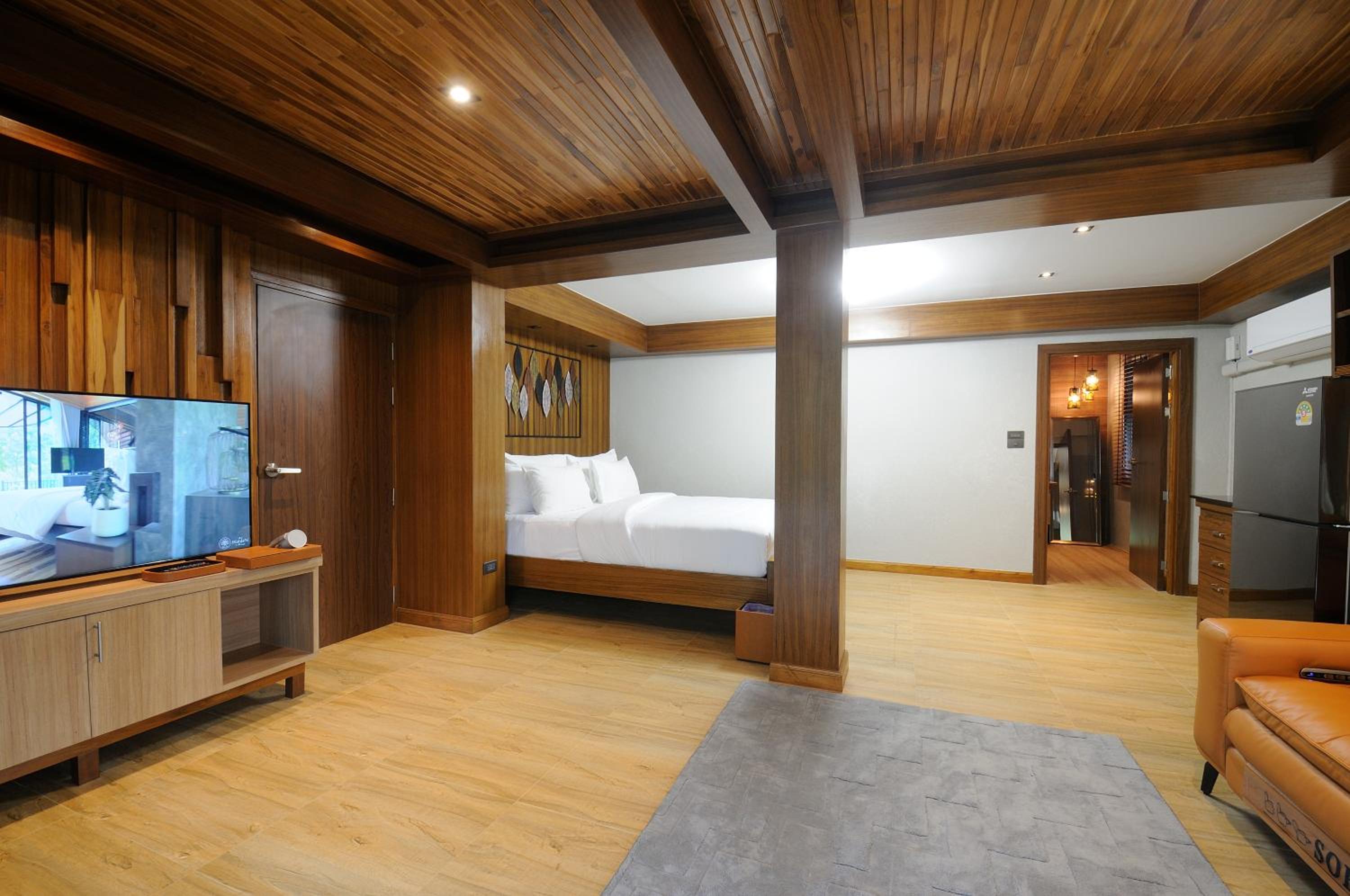 Cabin Deluxe - Photo 3