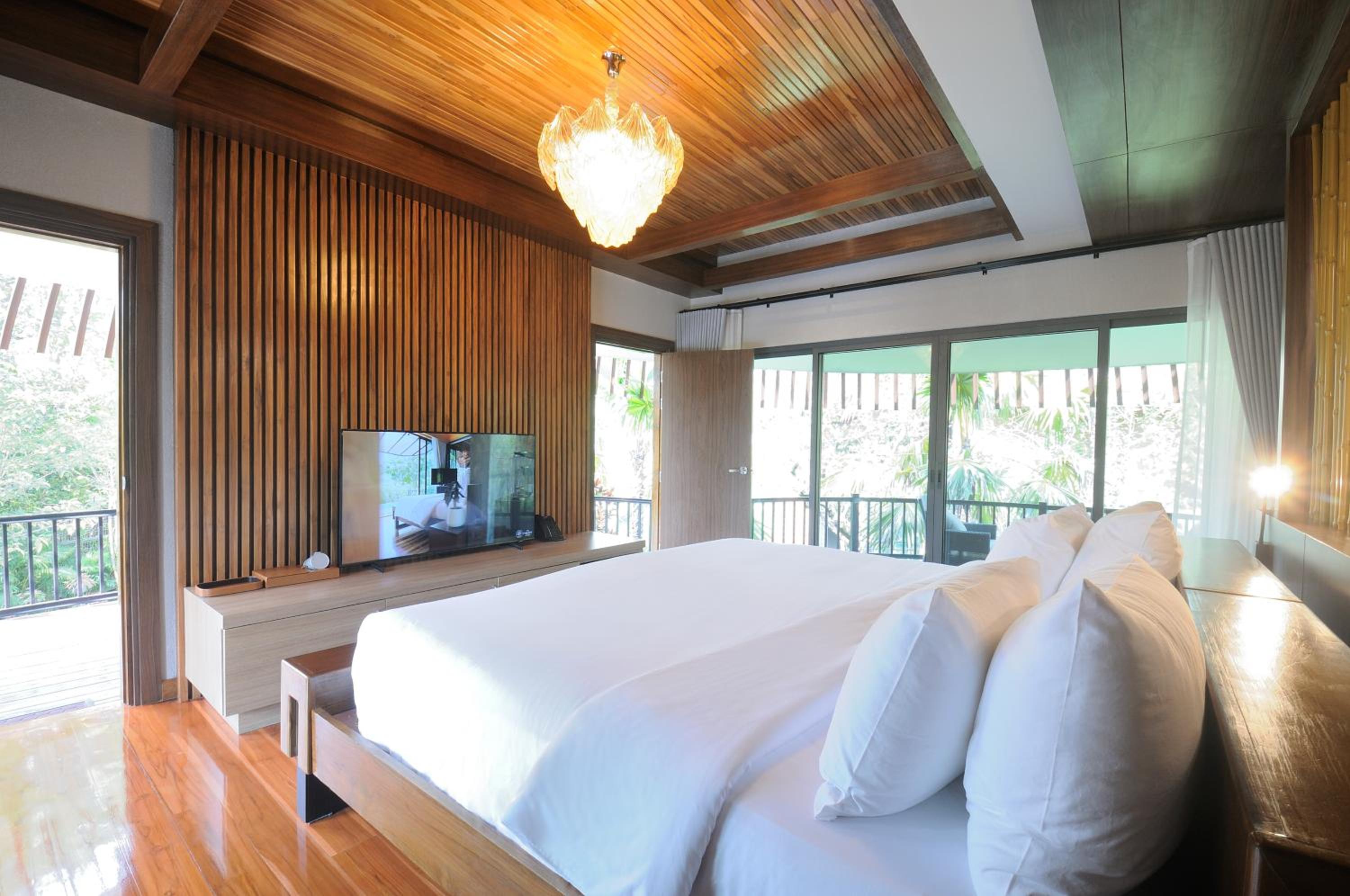 Cabin Deluxe - Photo 7