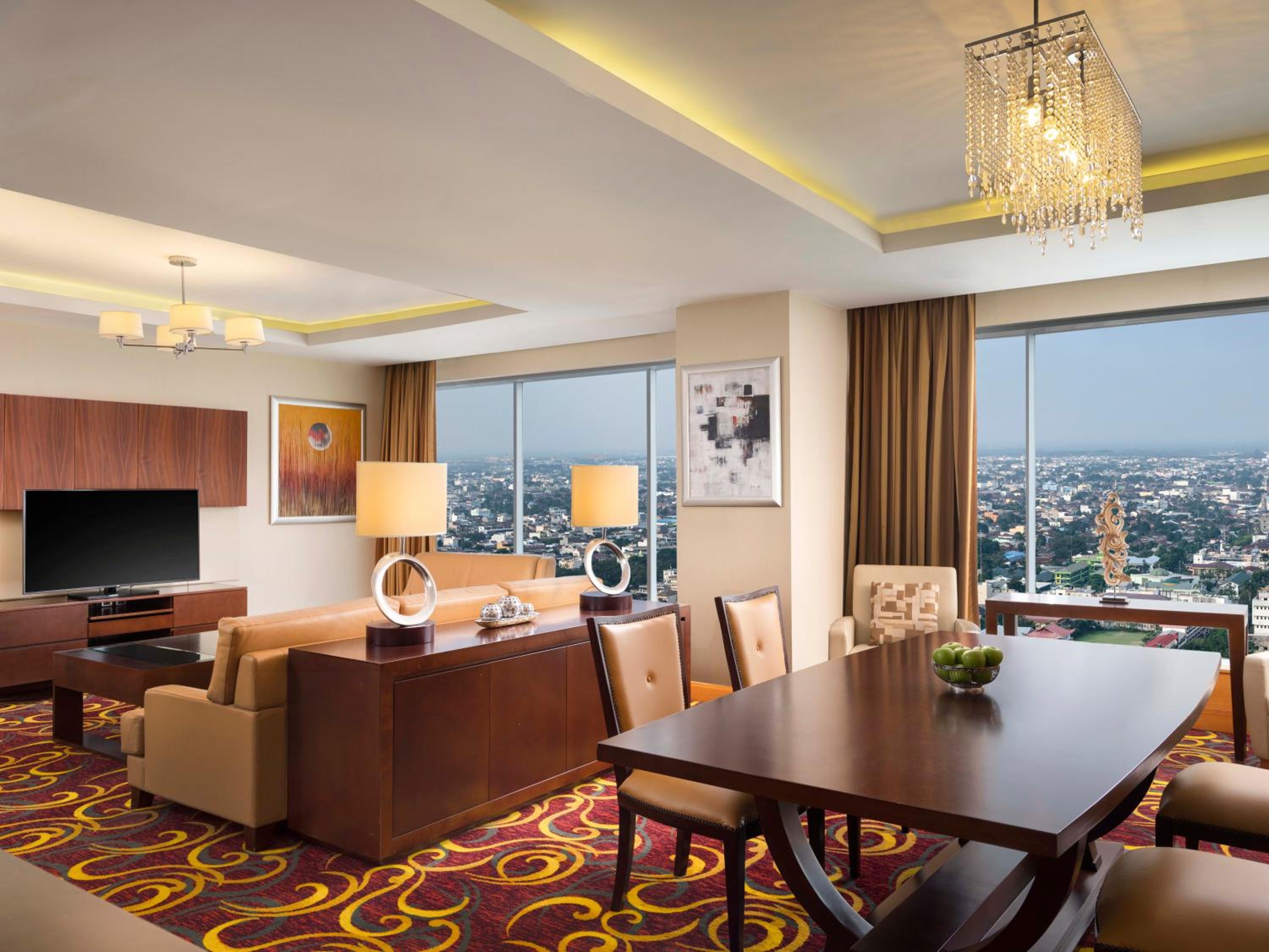 Larger Ambassador Suite with Lounge Access