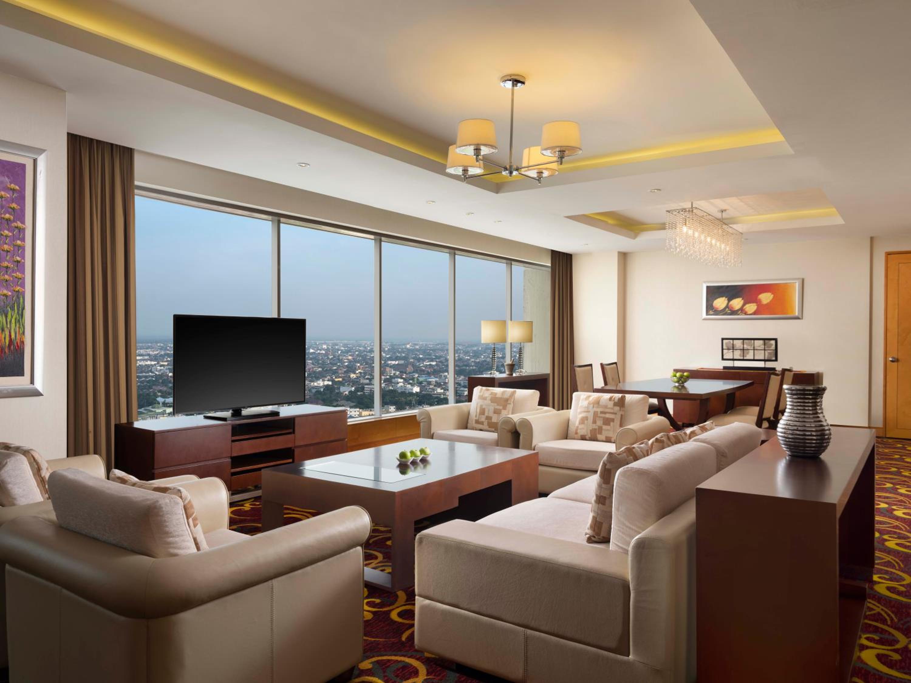 Executive Presidential Suite with Lounge Access