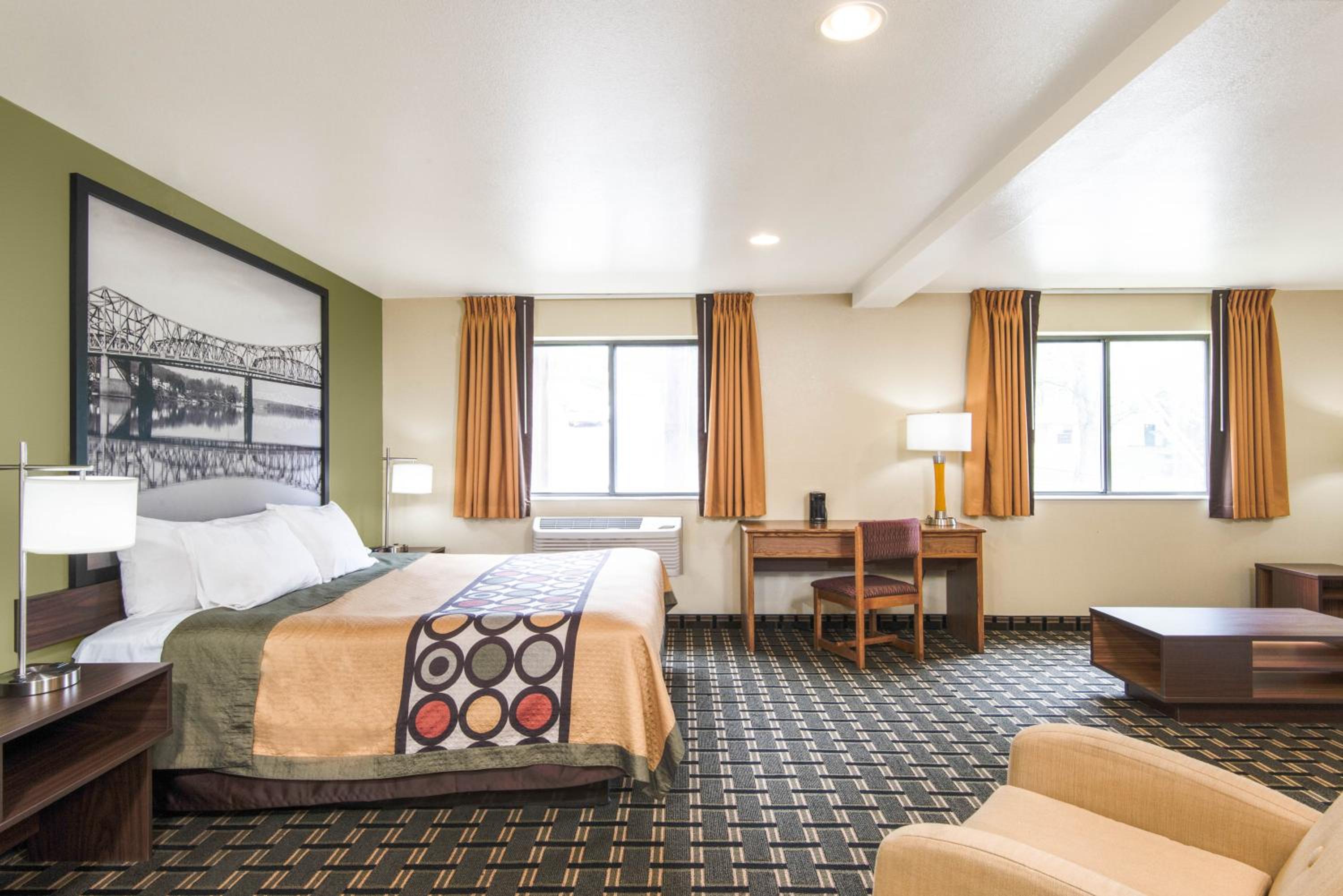 King Suite - Non-Smoking - Photo 1