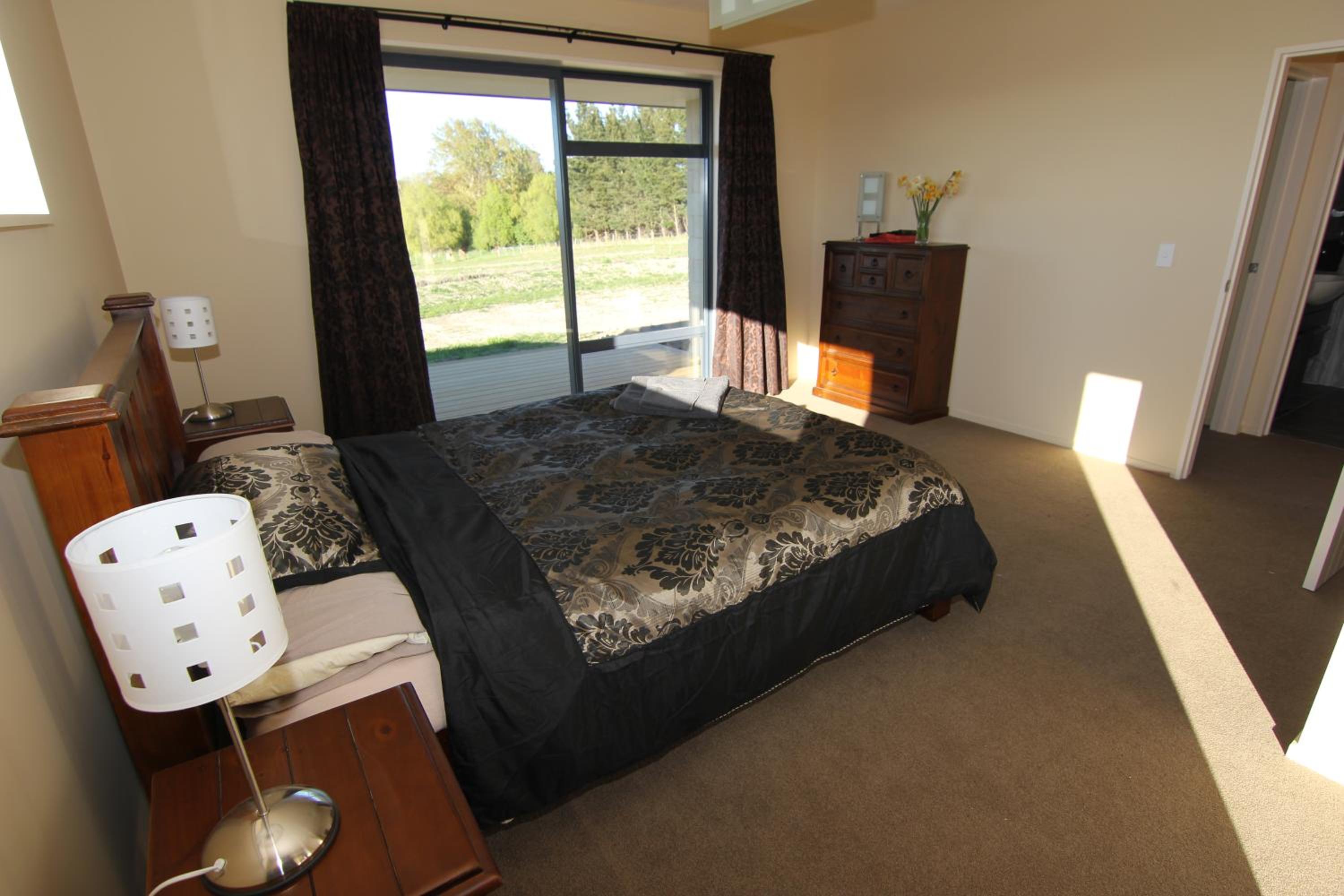 Queen Room with Balcony photo 2