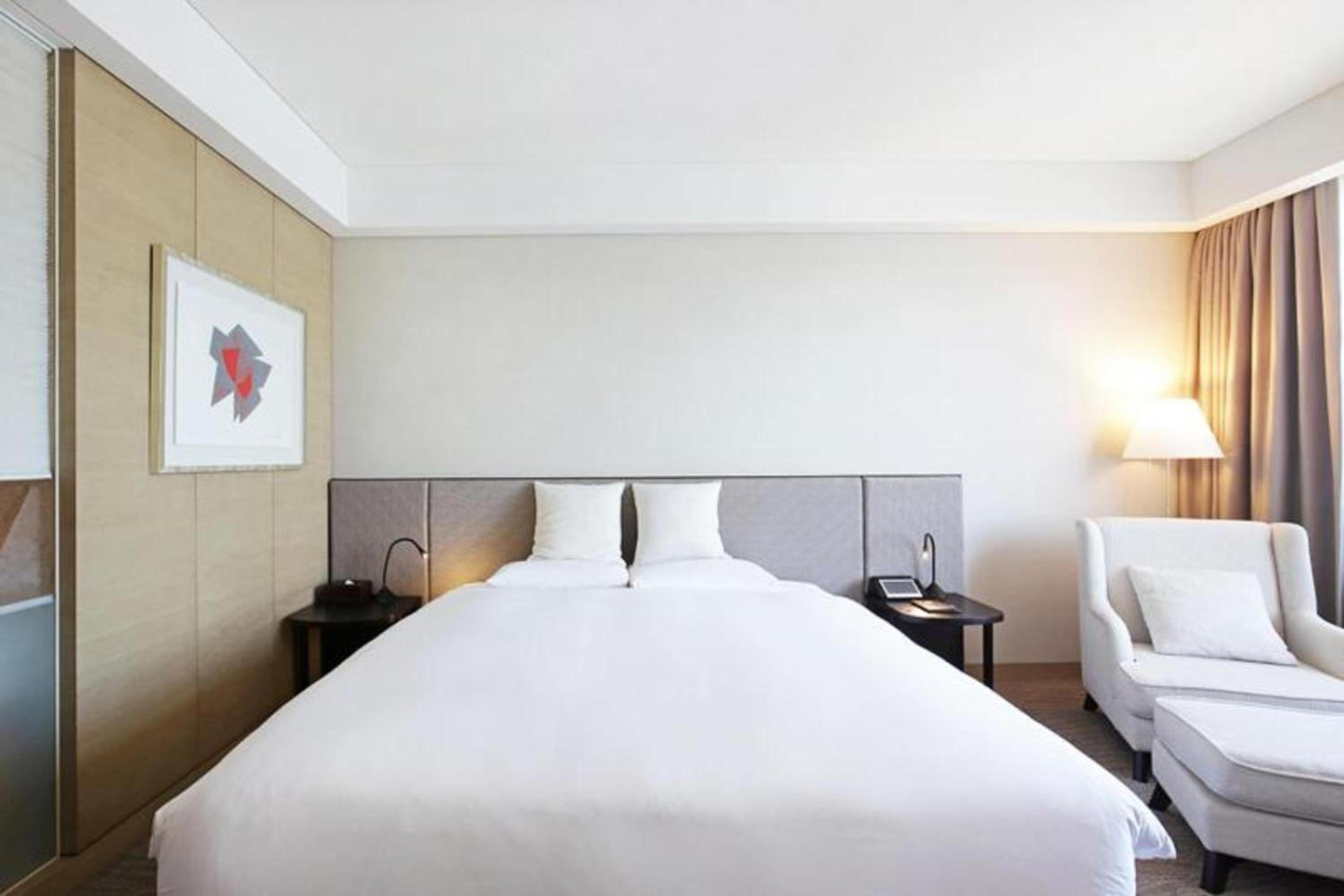 Deluxe Room - Room Selected at Check-In