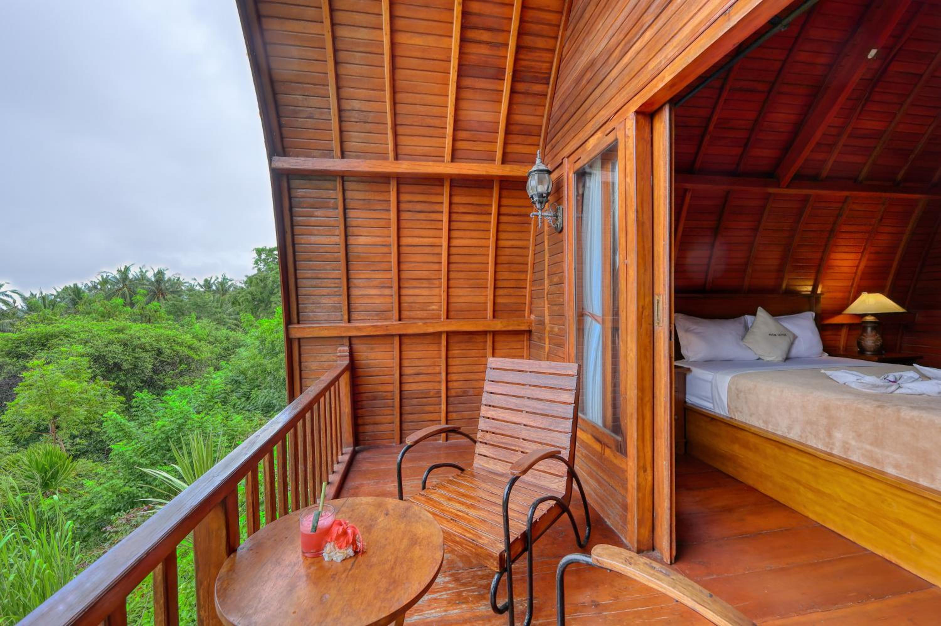 Double Room with Balcony and Sea View - Photo 2
