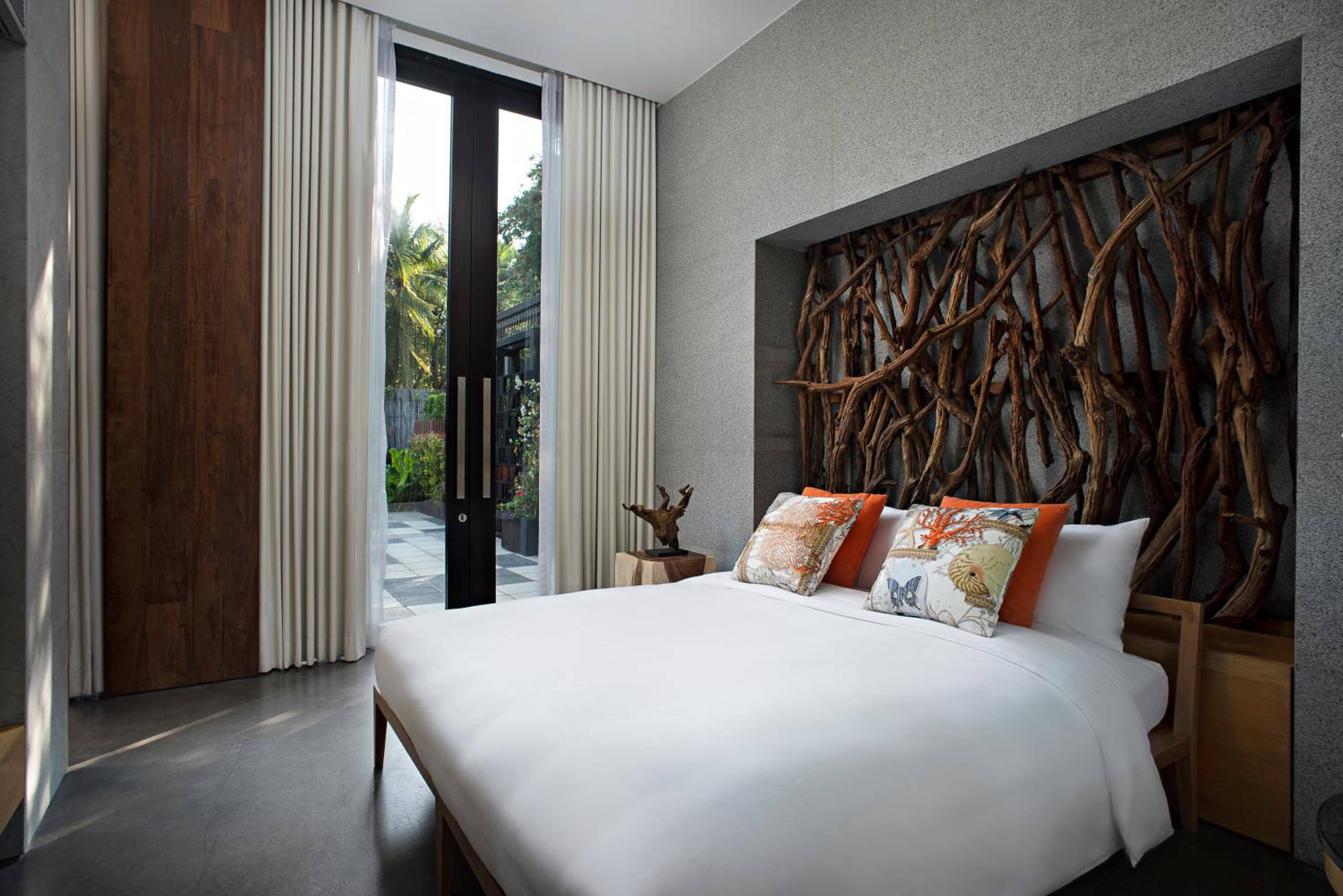 Two-Bedroom Beachfront King Villa with Private Pool photo 2