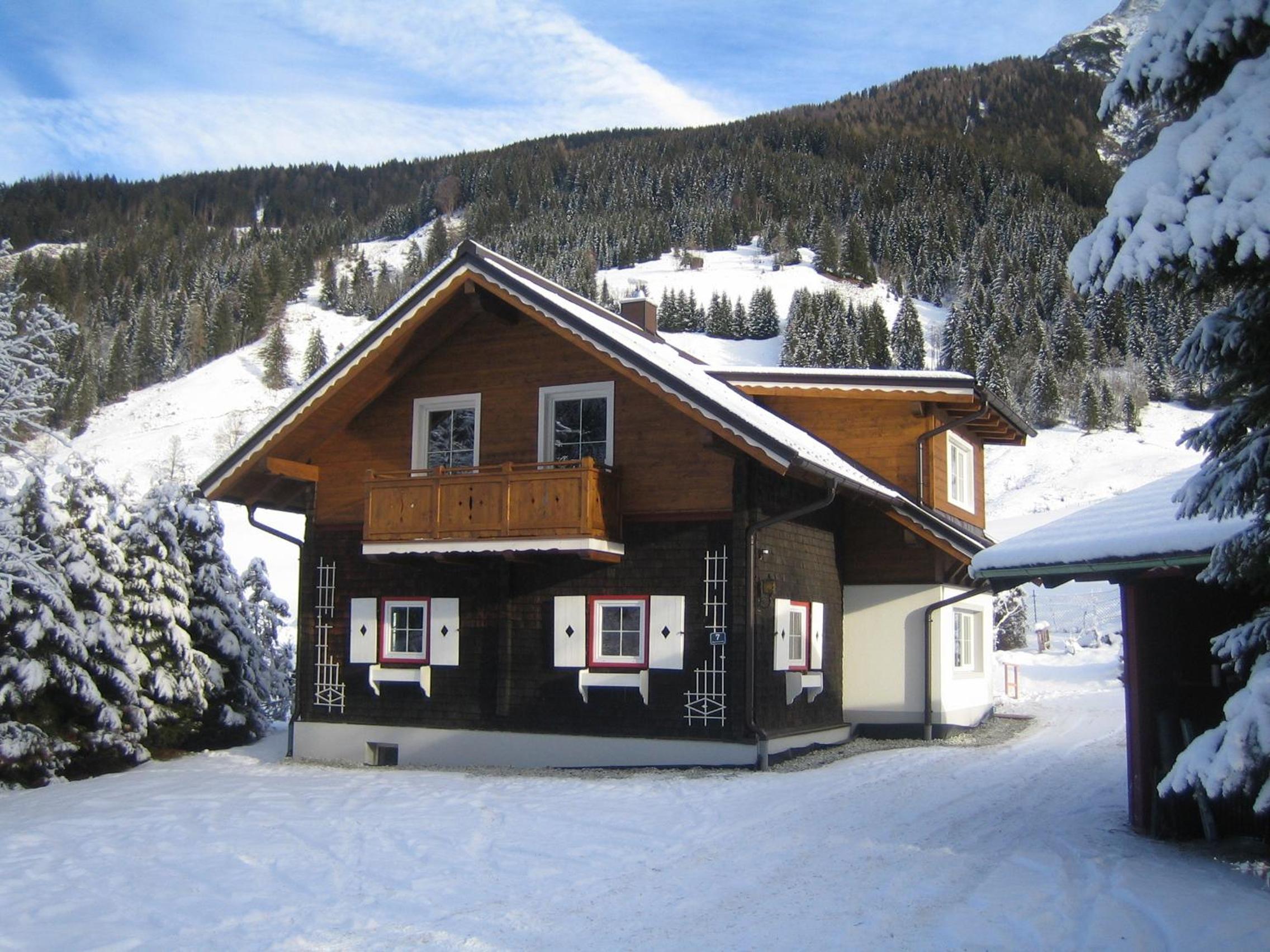 Chalet (8-10 Adults) photo 2