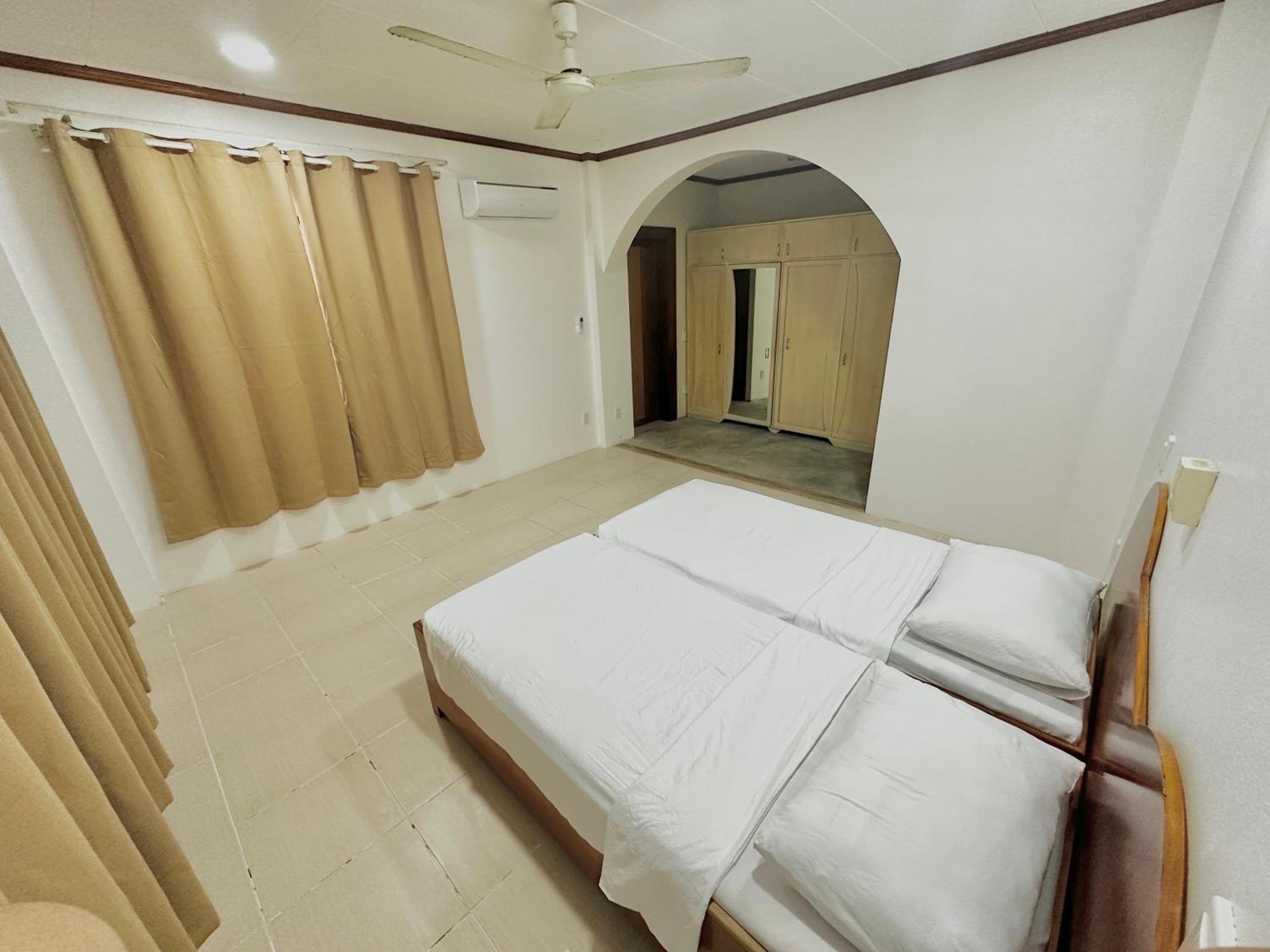 Twin Room with Private Bathroom