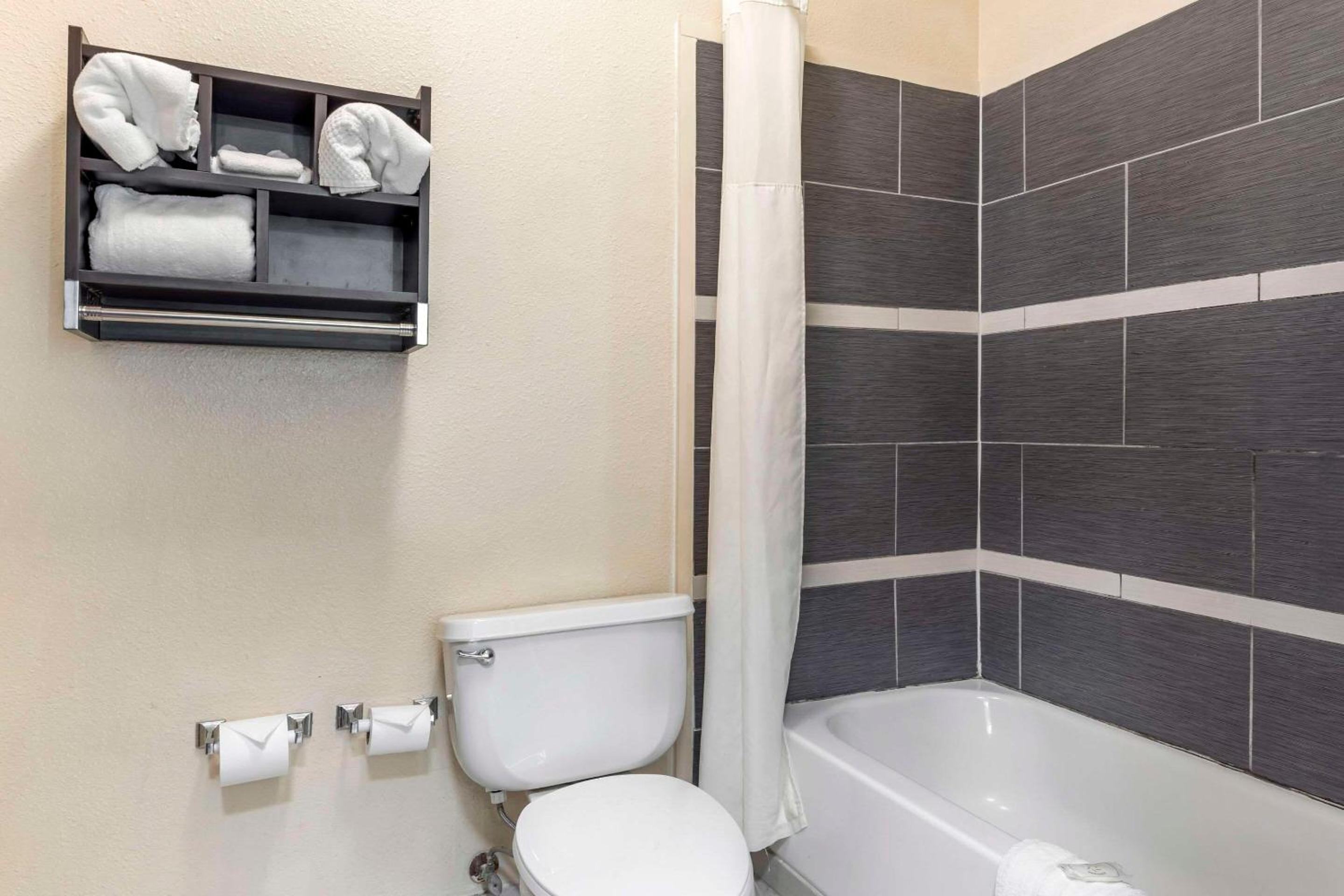 Room with Three Double Beds, Non Smoking - Photo 1