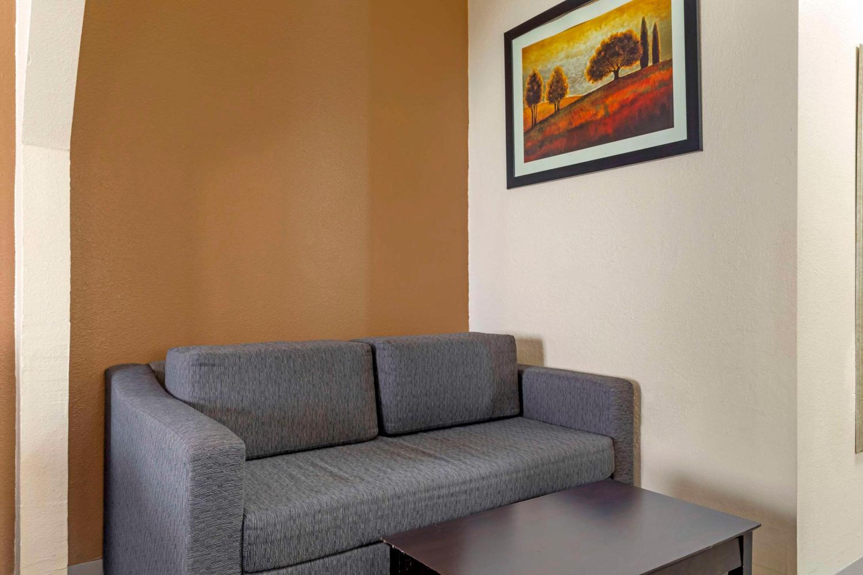 Family Room with Two King Beds - Non Smoking/Interior Hall - Photo 4