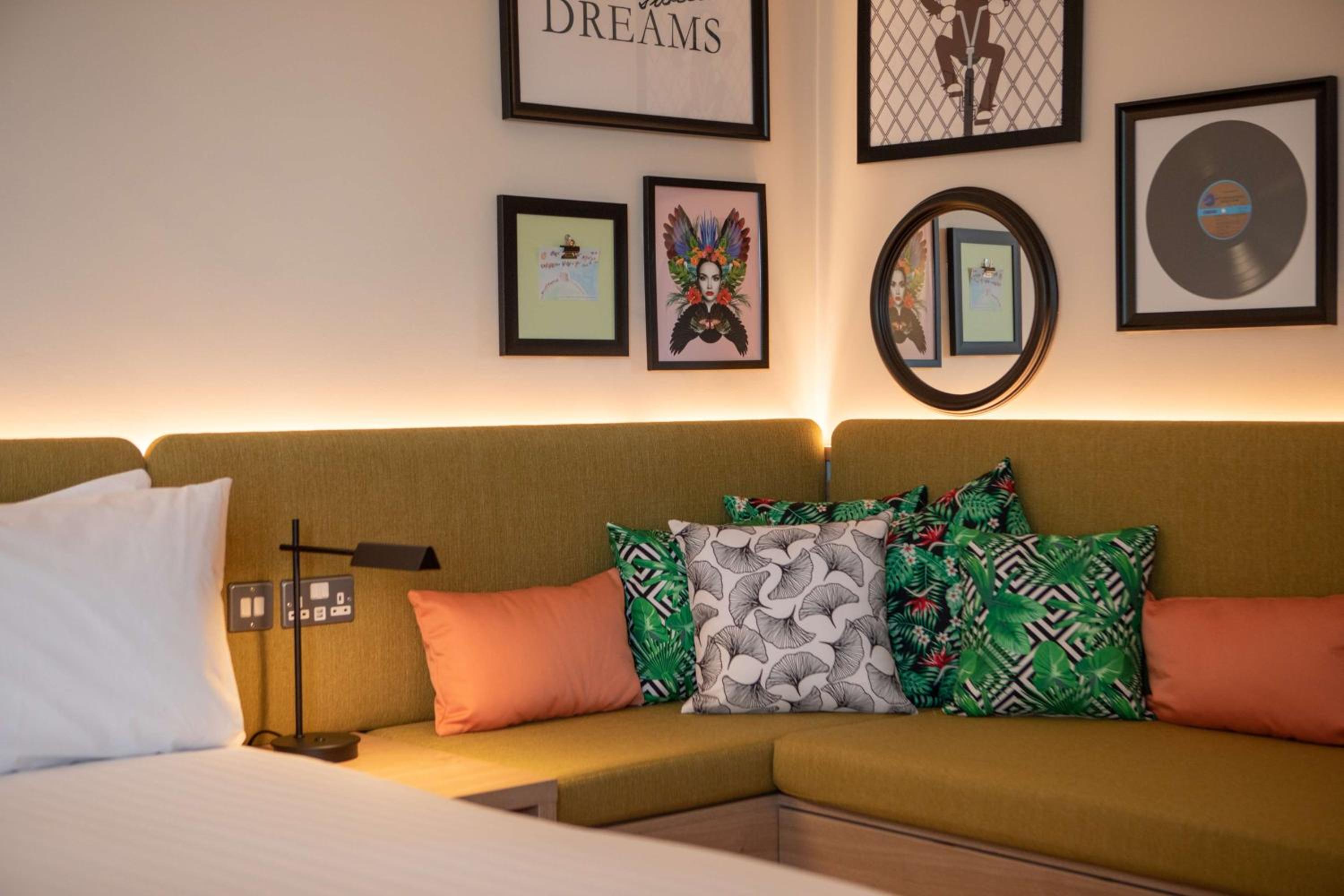 Queen Room - Photo 7