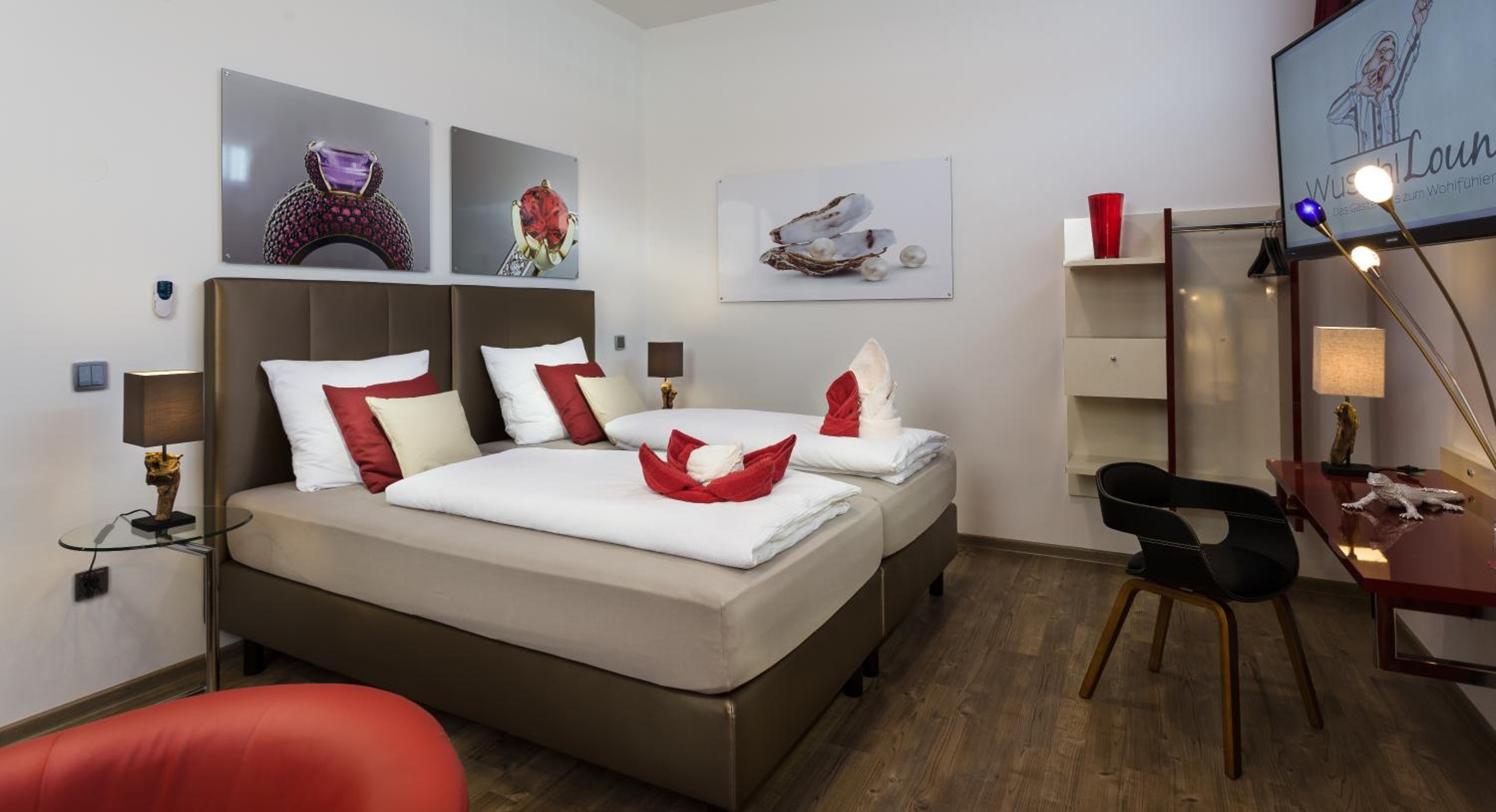 Deluxe Double or Twin Room - Photo 14