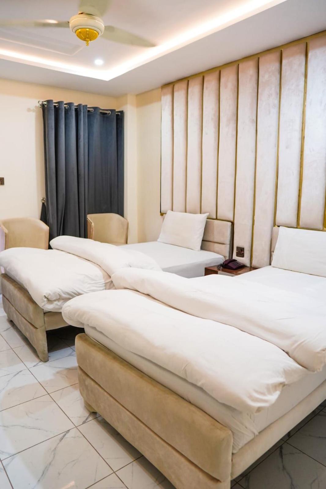Deluxe Double or Twin Room photo 2
