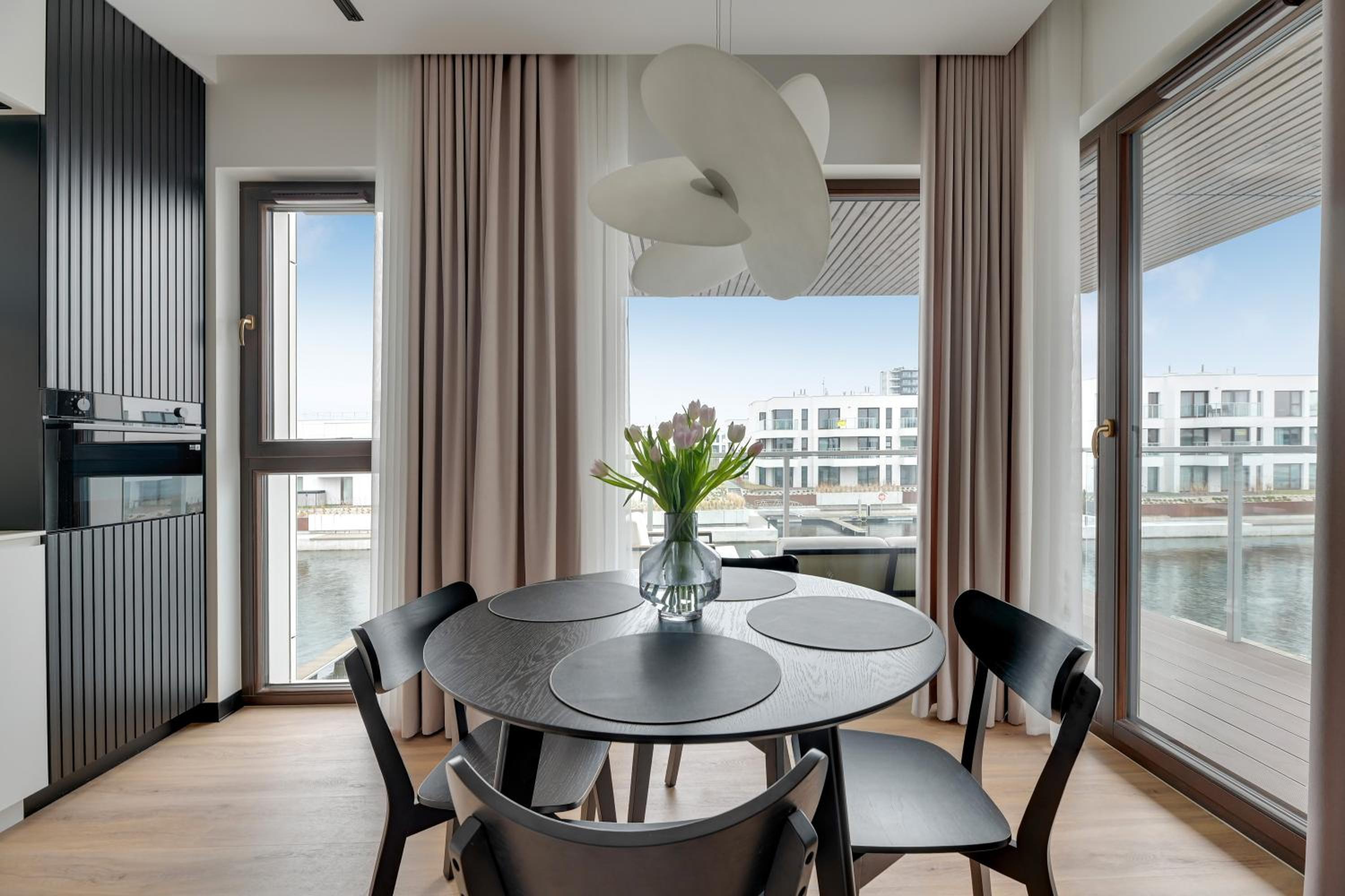 Two-Bedroom Apartment with River View photo 2