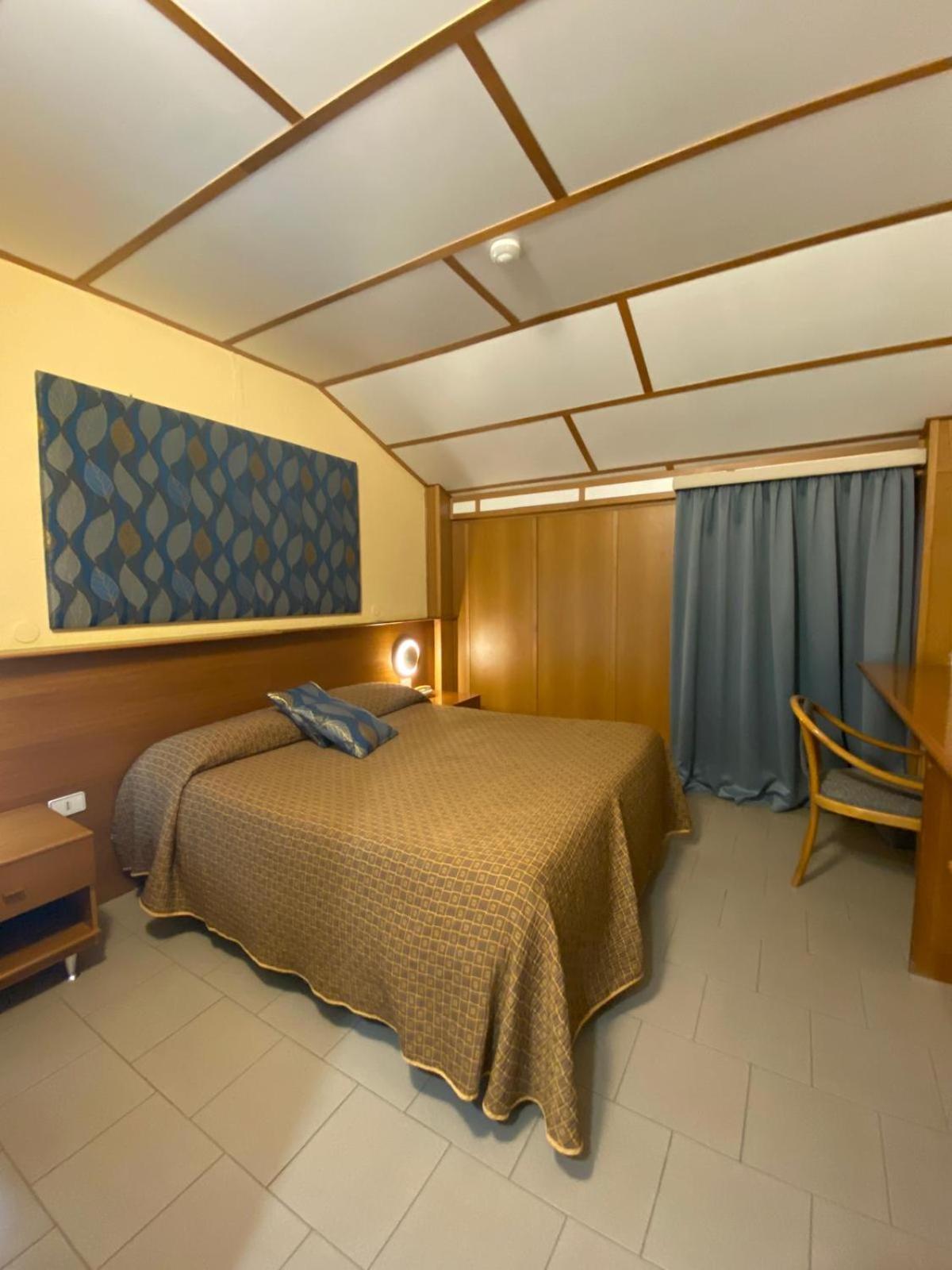 Double Room - Photo 2