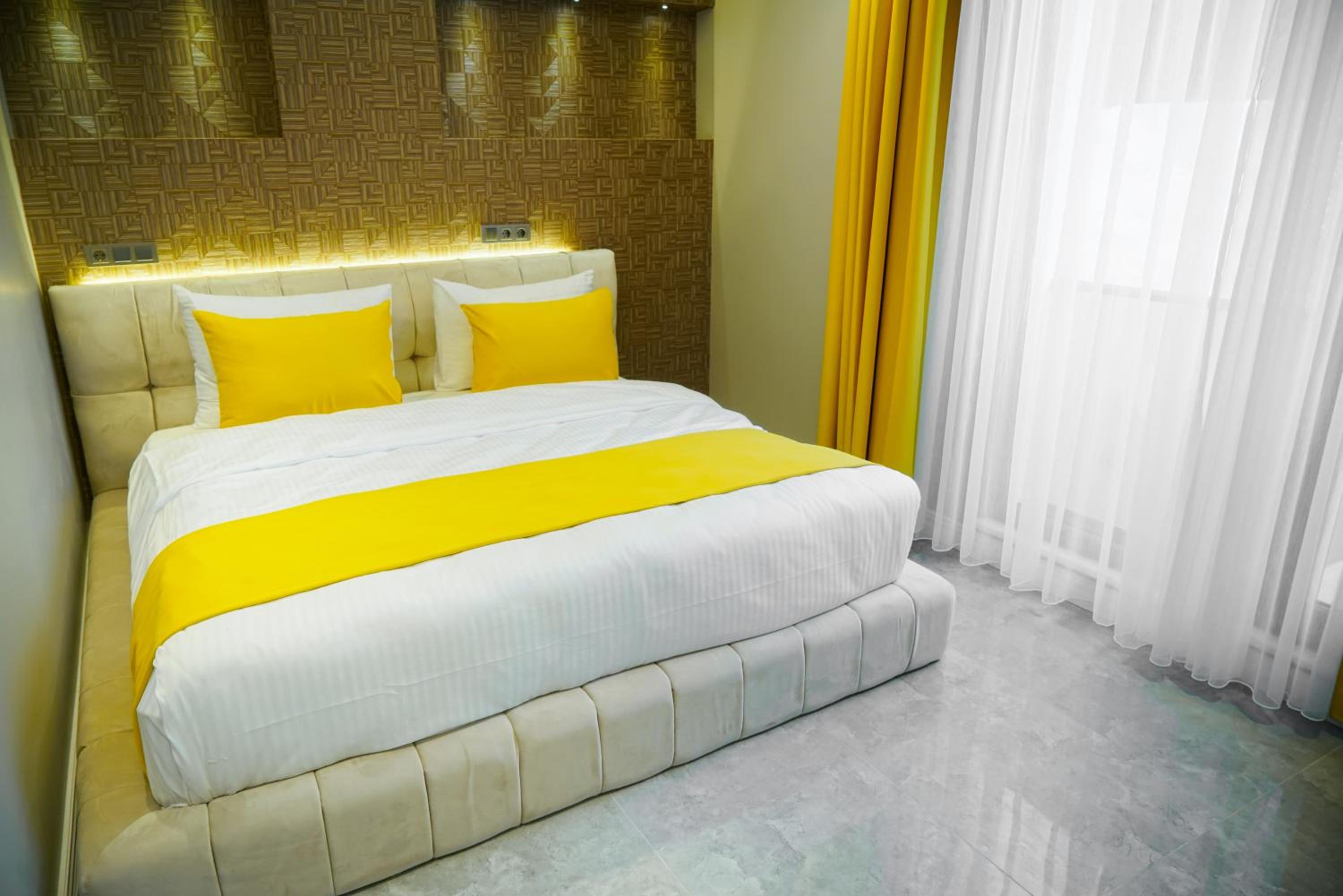 Junior Suite with King Size Bed photo 2