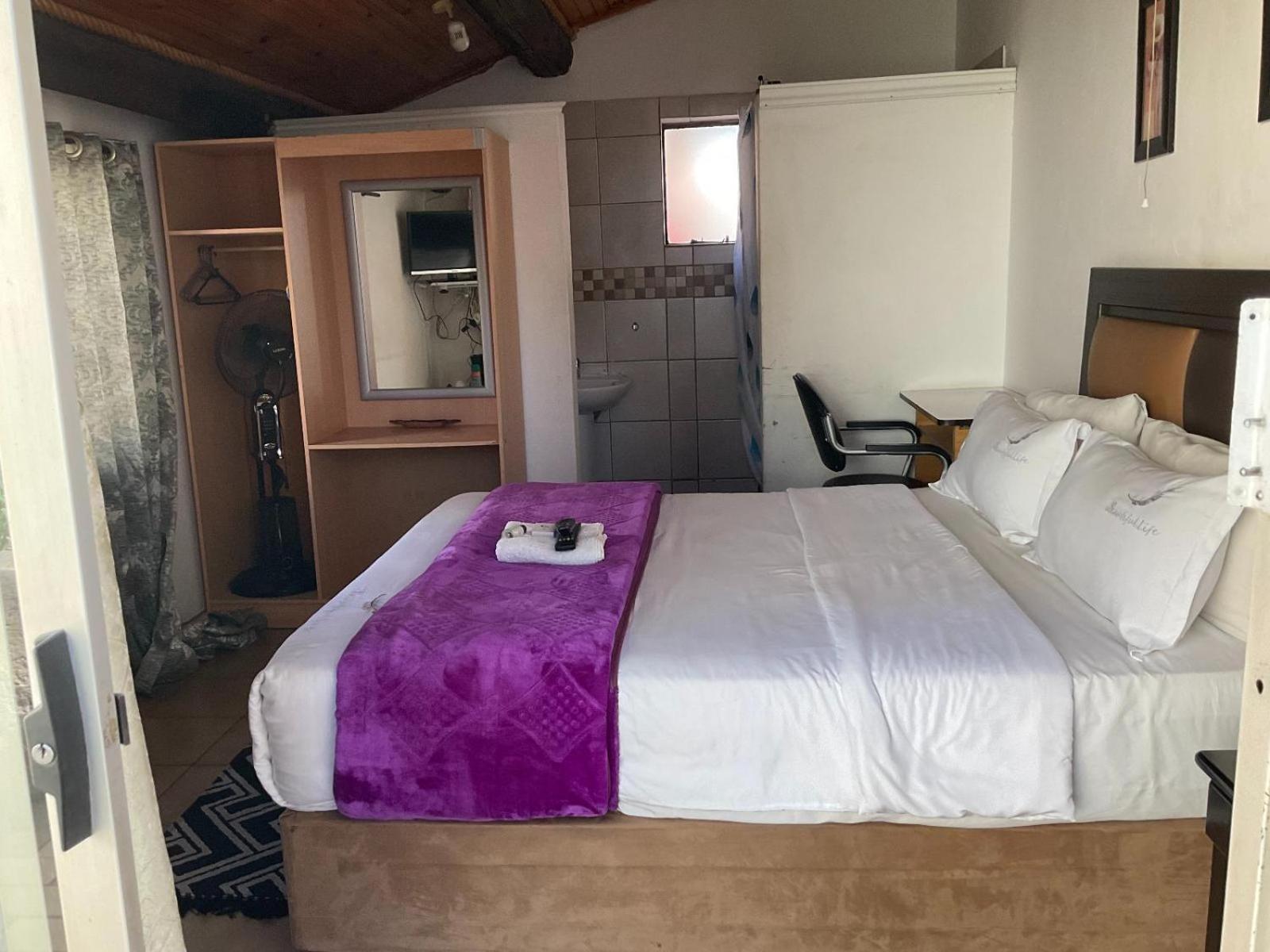 Standard Double Room photo 3
